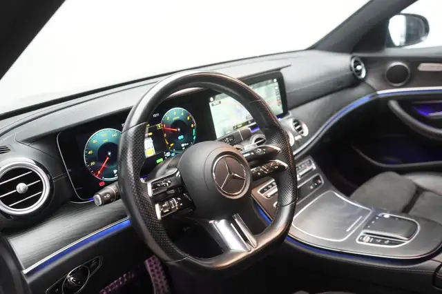 Mercedes-Benz E-Class view 12