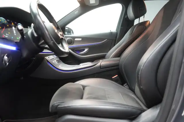 Mercedes-Benz E-Class view 9