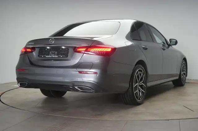 Mercedes-Benz E-Class view 5
