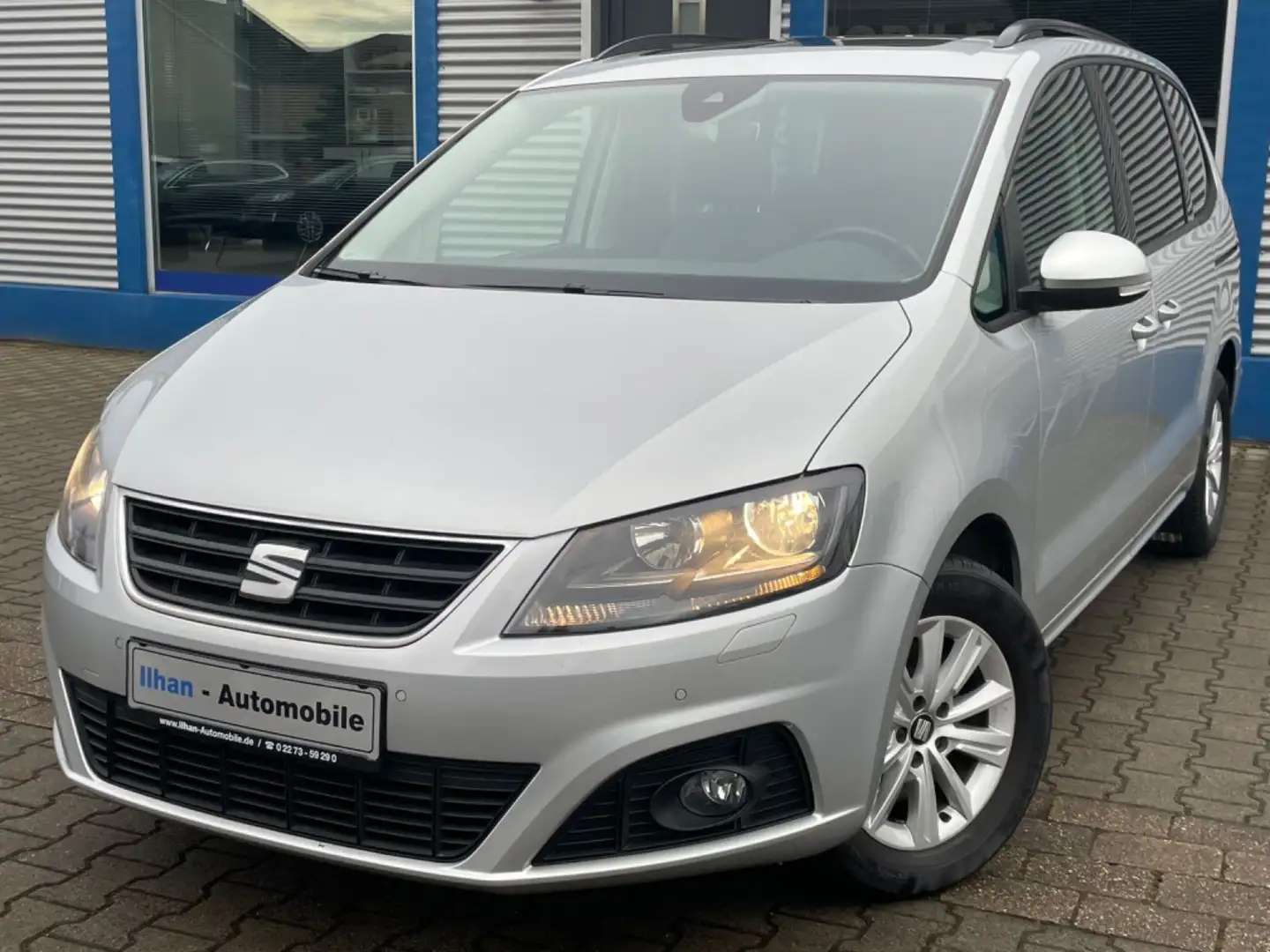 SEAT Alhambra Style*PANO*NAV*RCAM*PDC*ACC*TEMPO*7SITZ Silber - 1