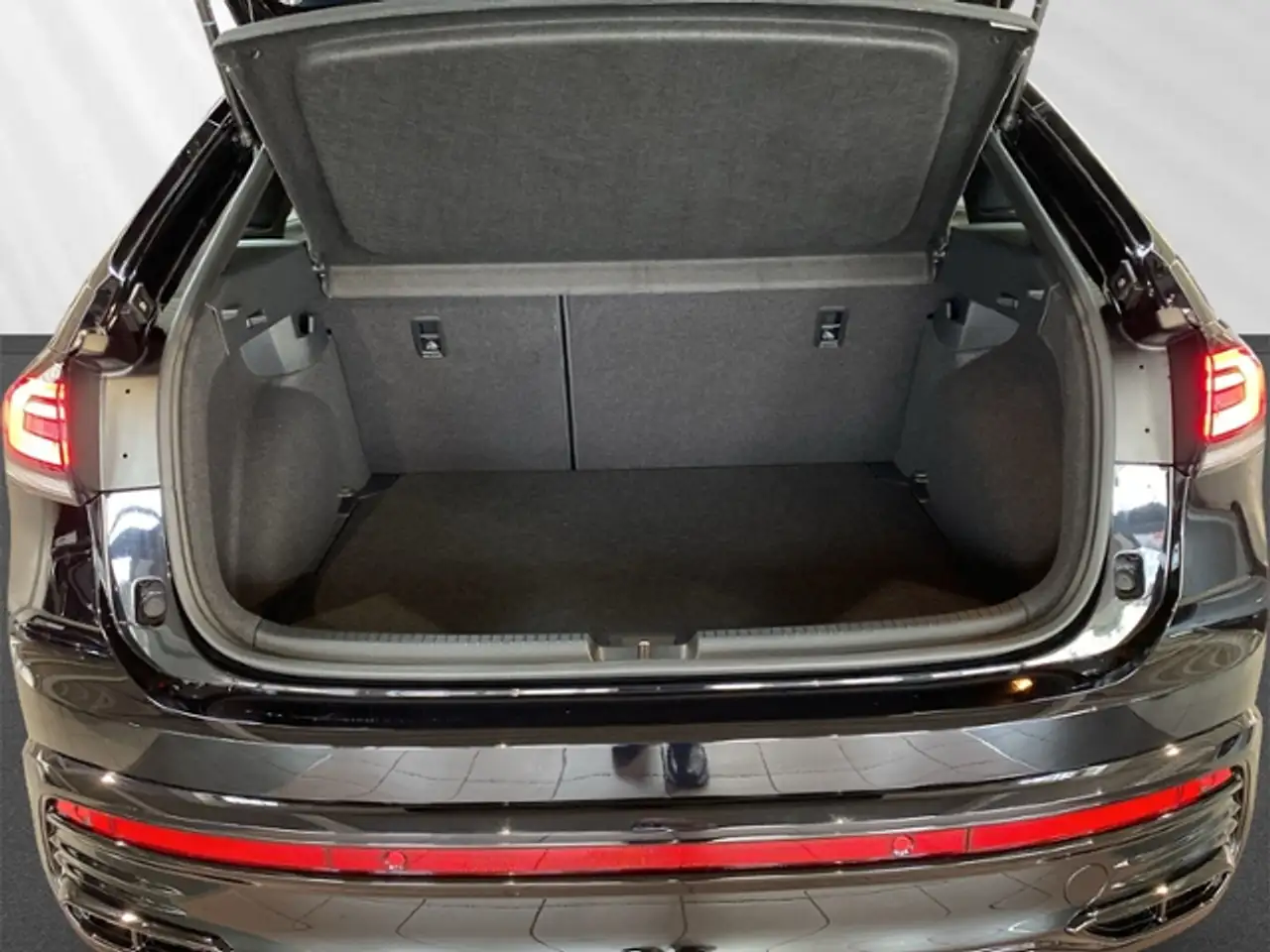 Volkswagen Taigo R-Line 1.5 TSI DSG Matrix Black Style Keyless Kam 6