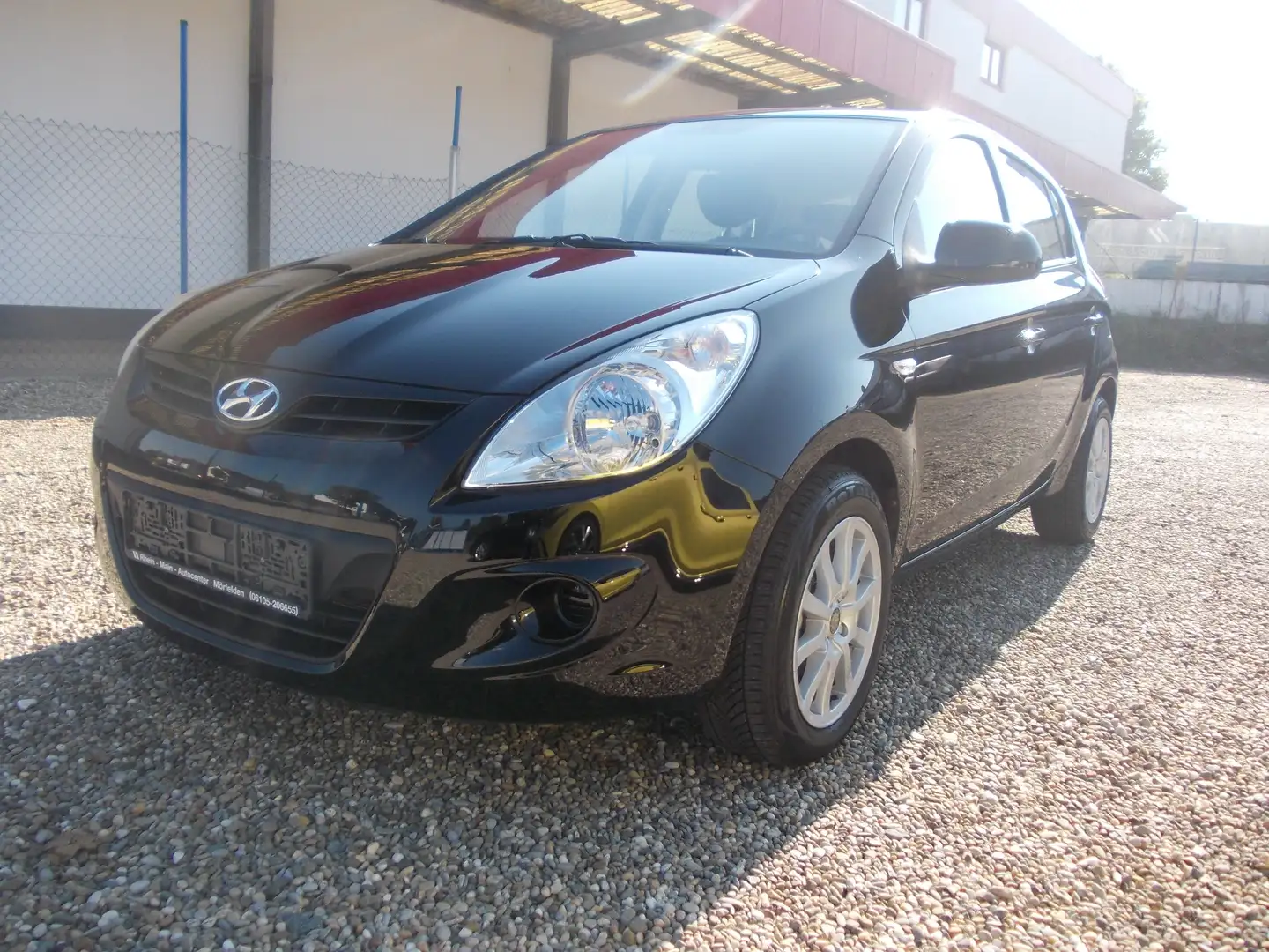 Hyundai i20 Comfort1.4, 36000km, 1.Hand, Klima, USB, Alufelgen Schwarz - 1