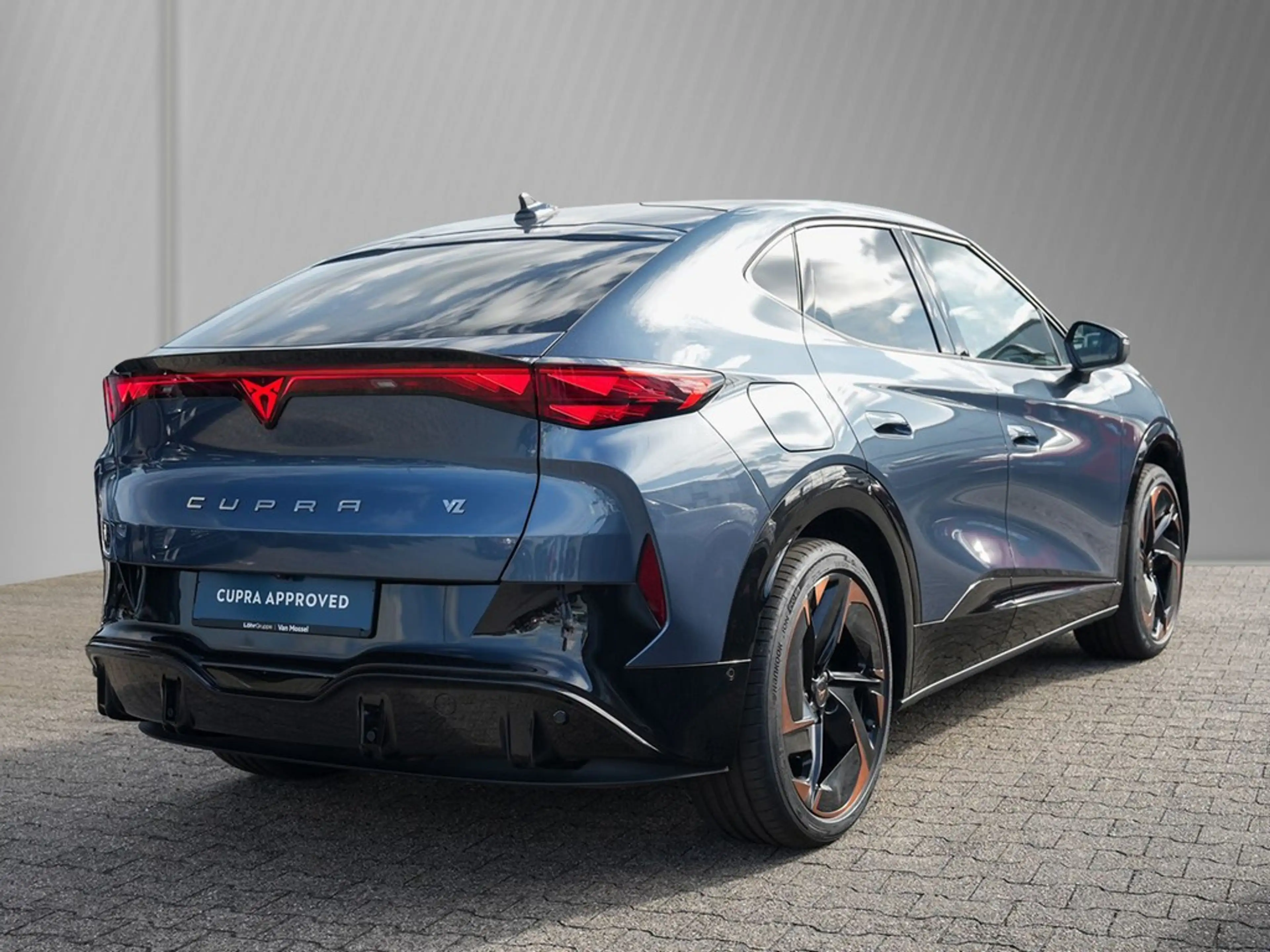 CUPRA Tavascan Adrenalin VZ 4Drive /MatrixLED/HuD/Navi — photo 6