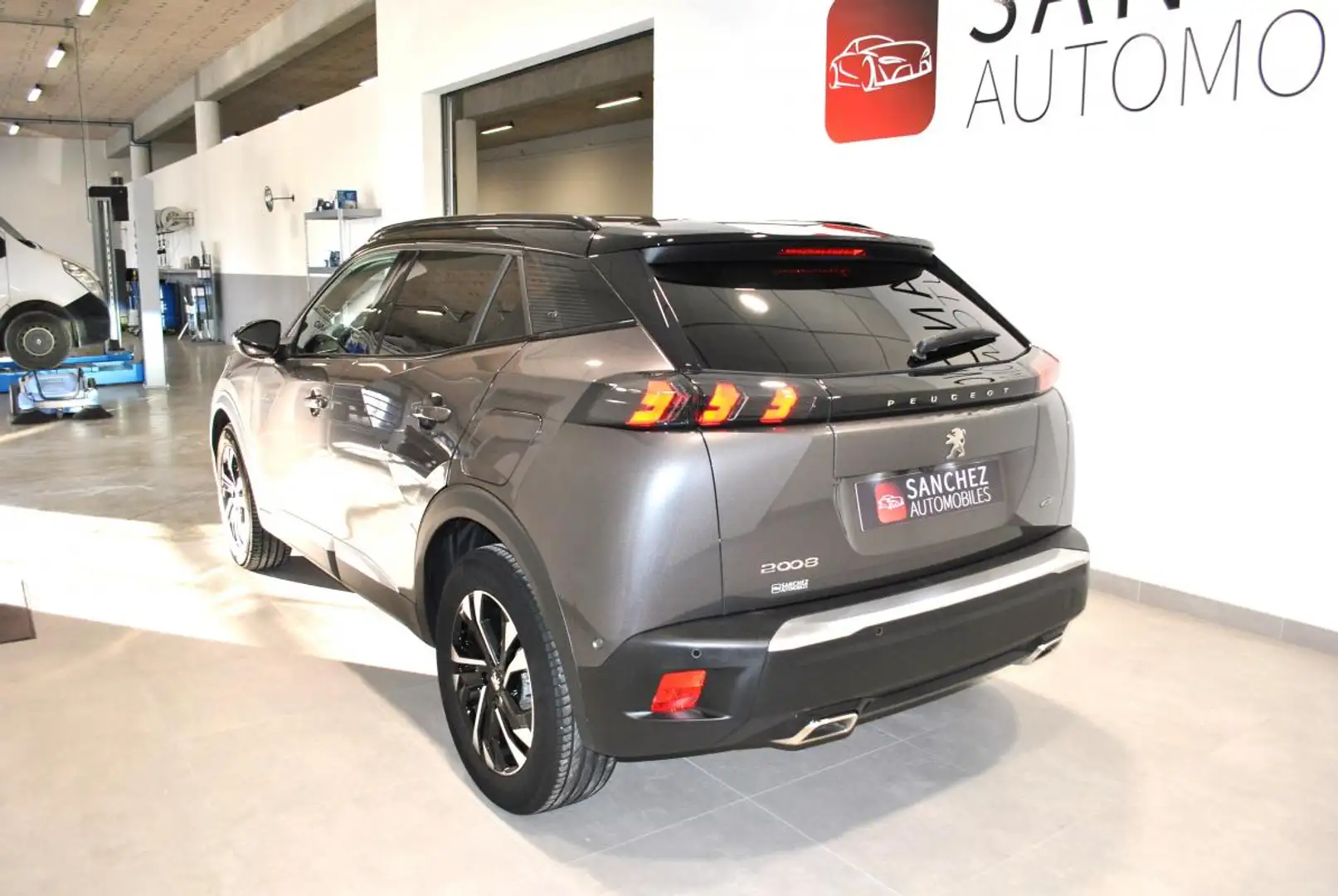 Peugeot 2008 II 1.2 PURETECH 130 EAT8 GT Gris - 2