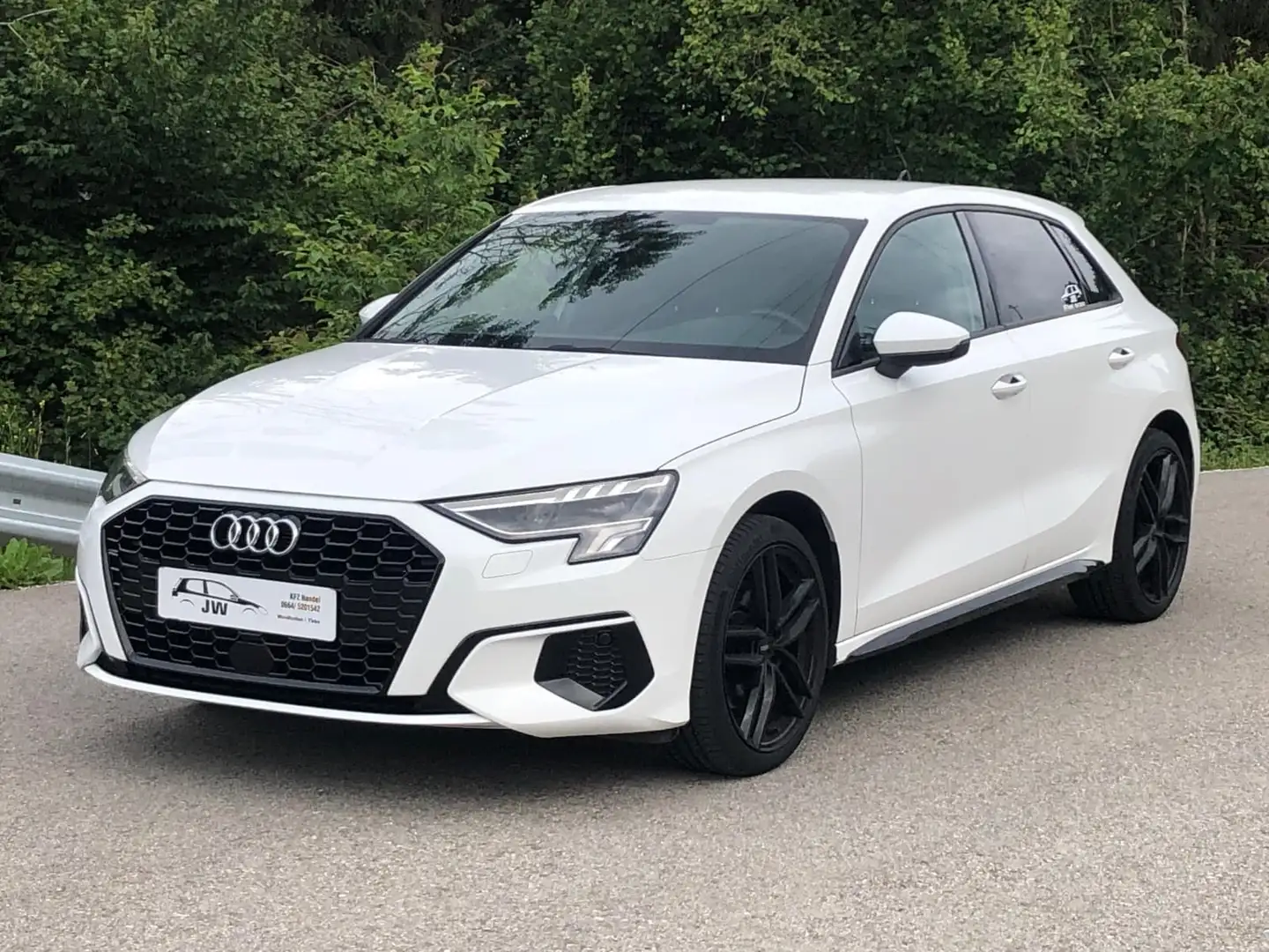 Audi A3 1.Besitz, *Garantie*, Pickerl NEU Weiß - 1