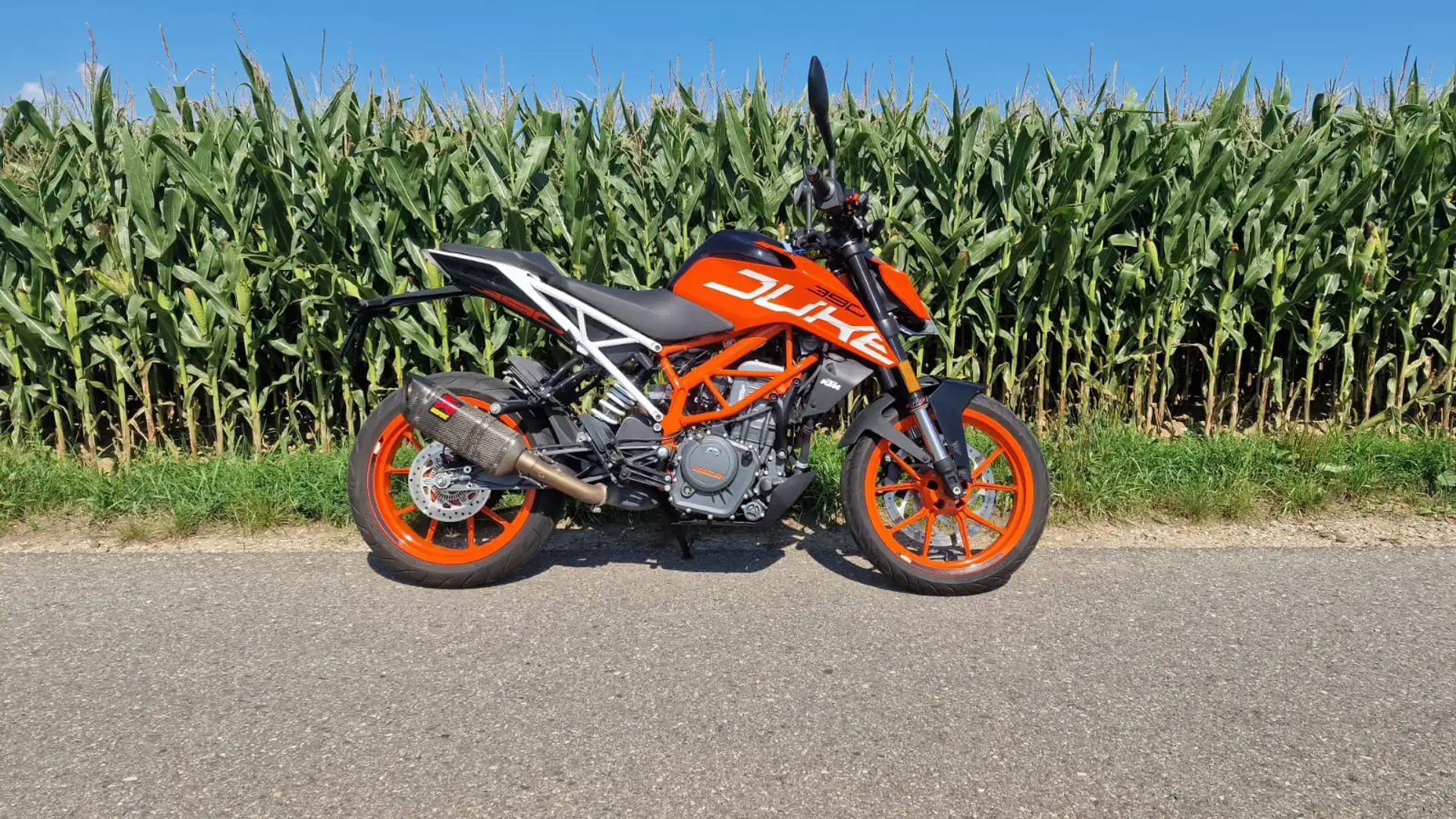 KTM 390 Duke mit Akrapovic Auspuff Pomarańczowy - 2