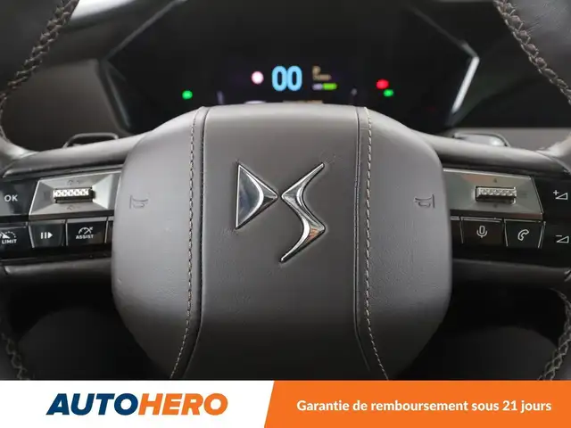 DS Automobiles DS 4 view 14