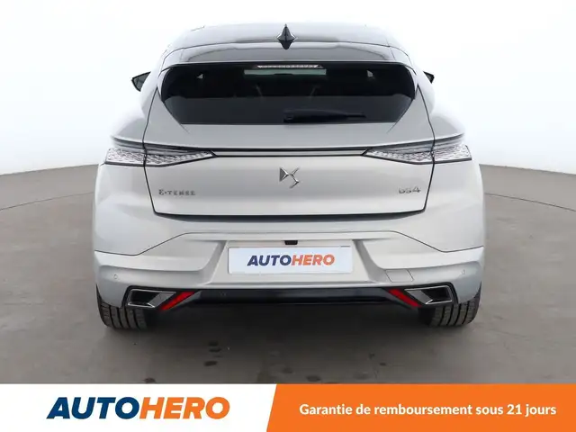 DS Automobiles DS 4 view 5