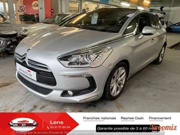 DS 5 1.6 HDI 110 CH SO CHIC // CAMERA RECUL /SIEGES EN CUIR MASSANT/ TOIT PANO / BTH