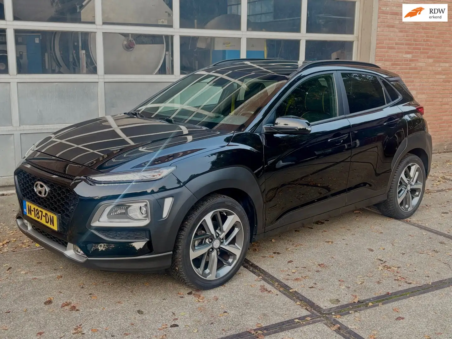 Hyundai KONA 1.0 T-GDI Fashion,NAVI,CRUISE,CLIMAT,18INCH,CAMERA Zwart - 1