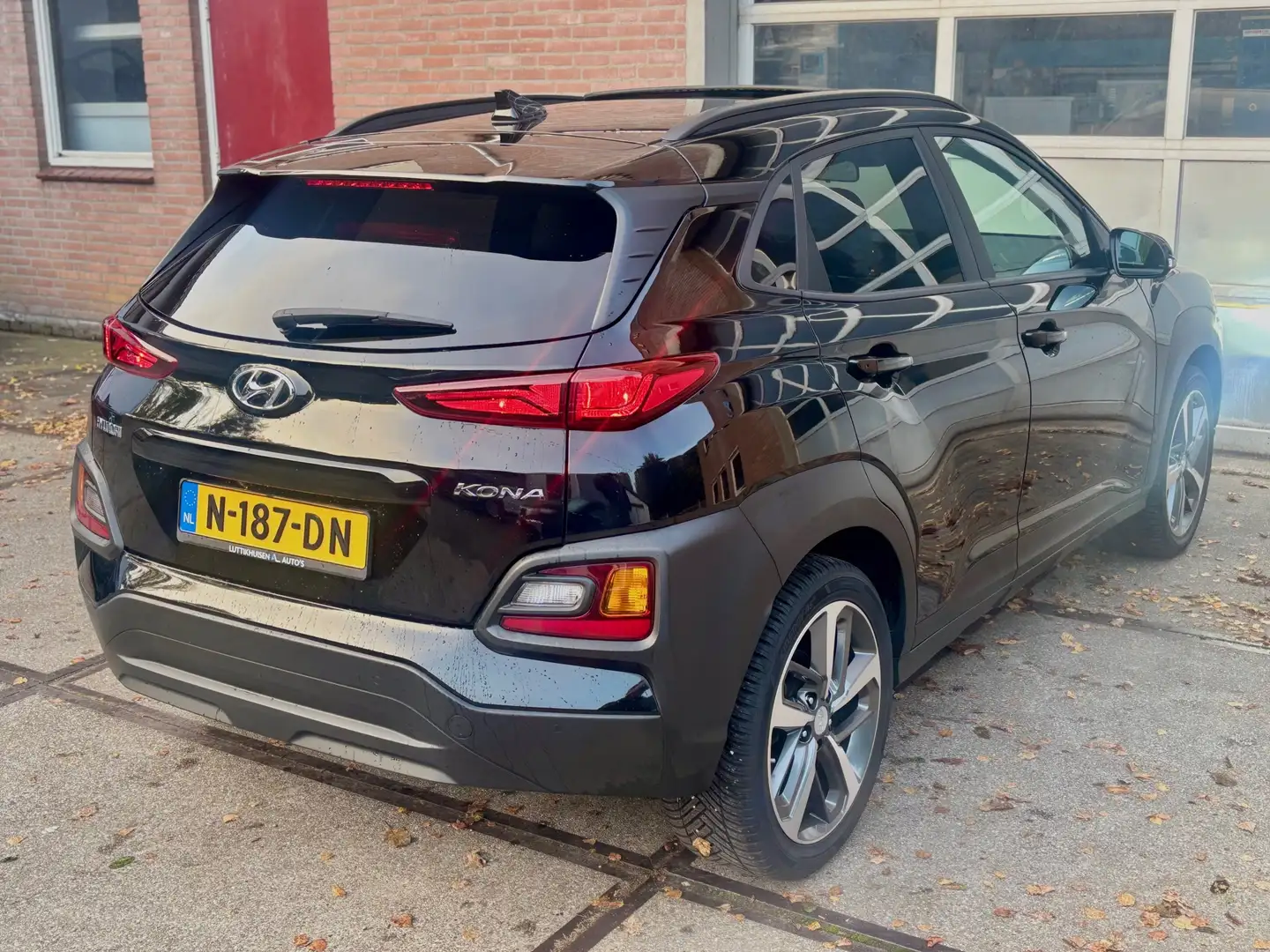 Hyundai KONA 1.0 T-GDI Fashion,NAVI,CRUISE,CLIMAT,18INCH,CAMERA Zwart - 2