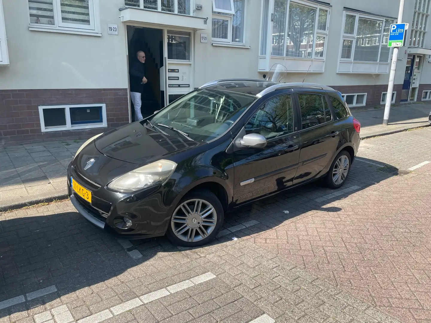 Renault Clio 1.2 16V TCE estate Zwart - 1