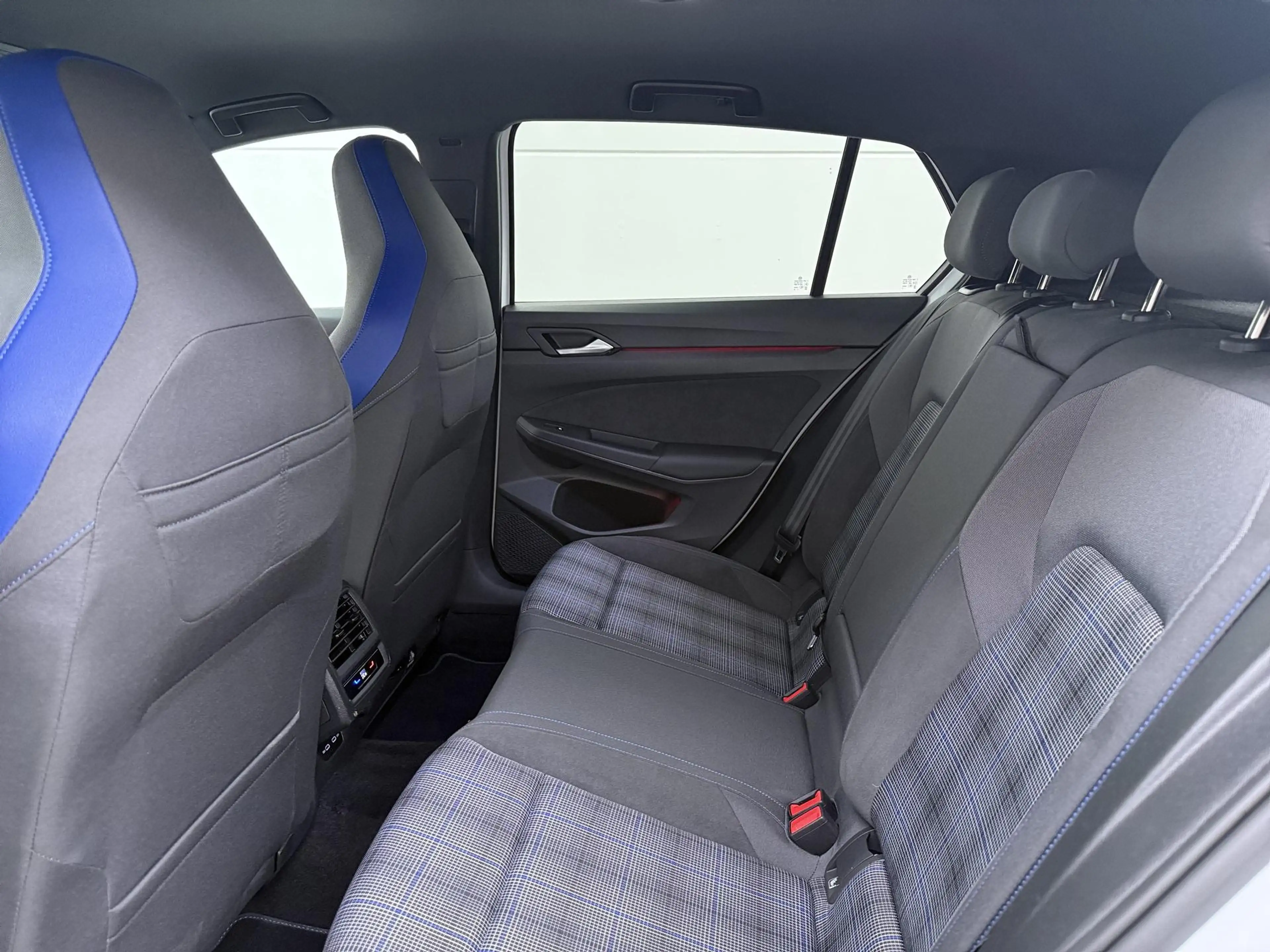 Volkswagen Golf GTE 1.4 eHybrid | Camera | ACC | Stuur-/Stoelverwarmin — photo 7