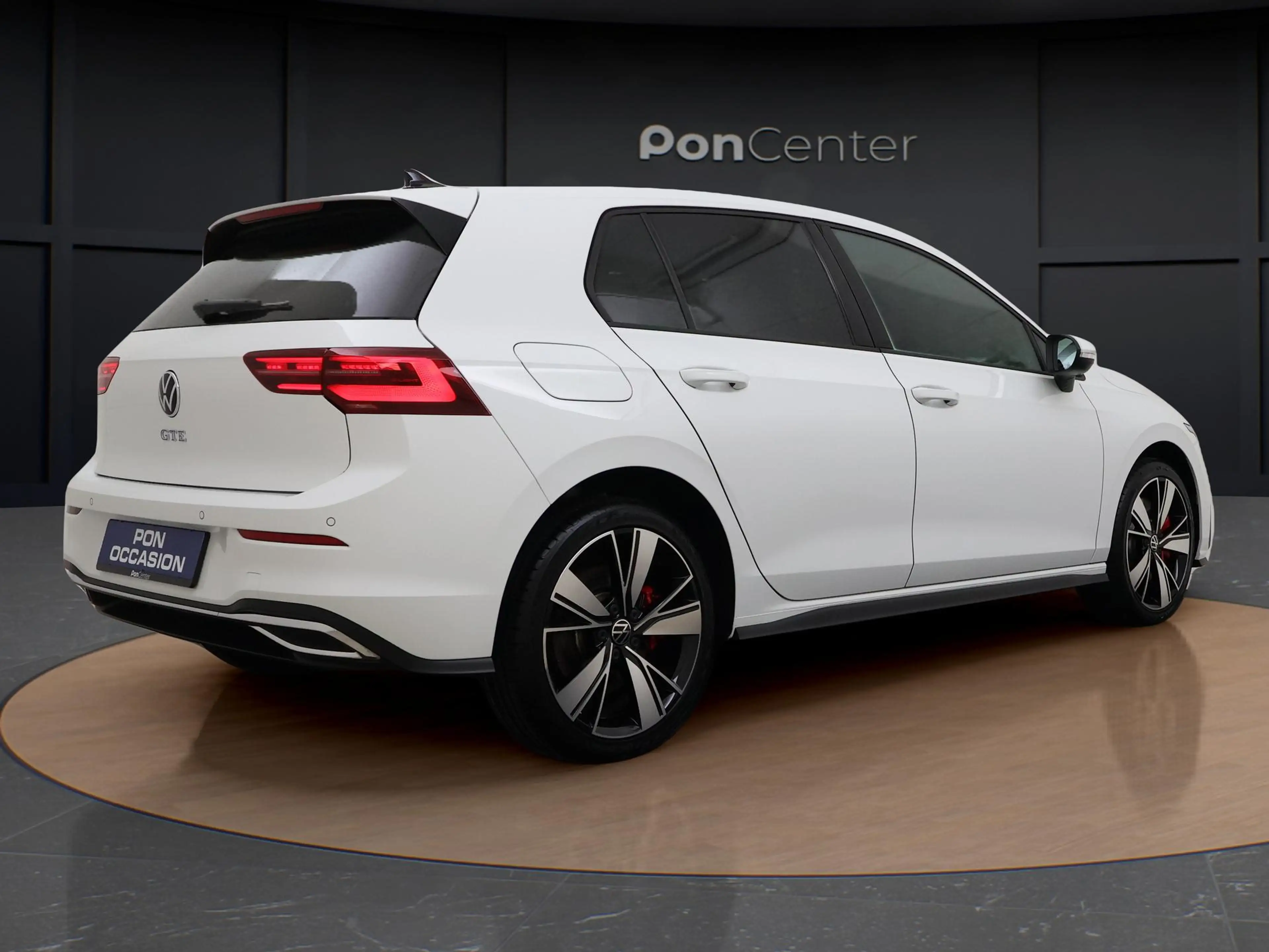 Volkswagen Golf GTE 1.4 eHybrid | Camera | ACC | Stuur-/Stoelverwarmin — photo 5