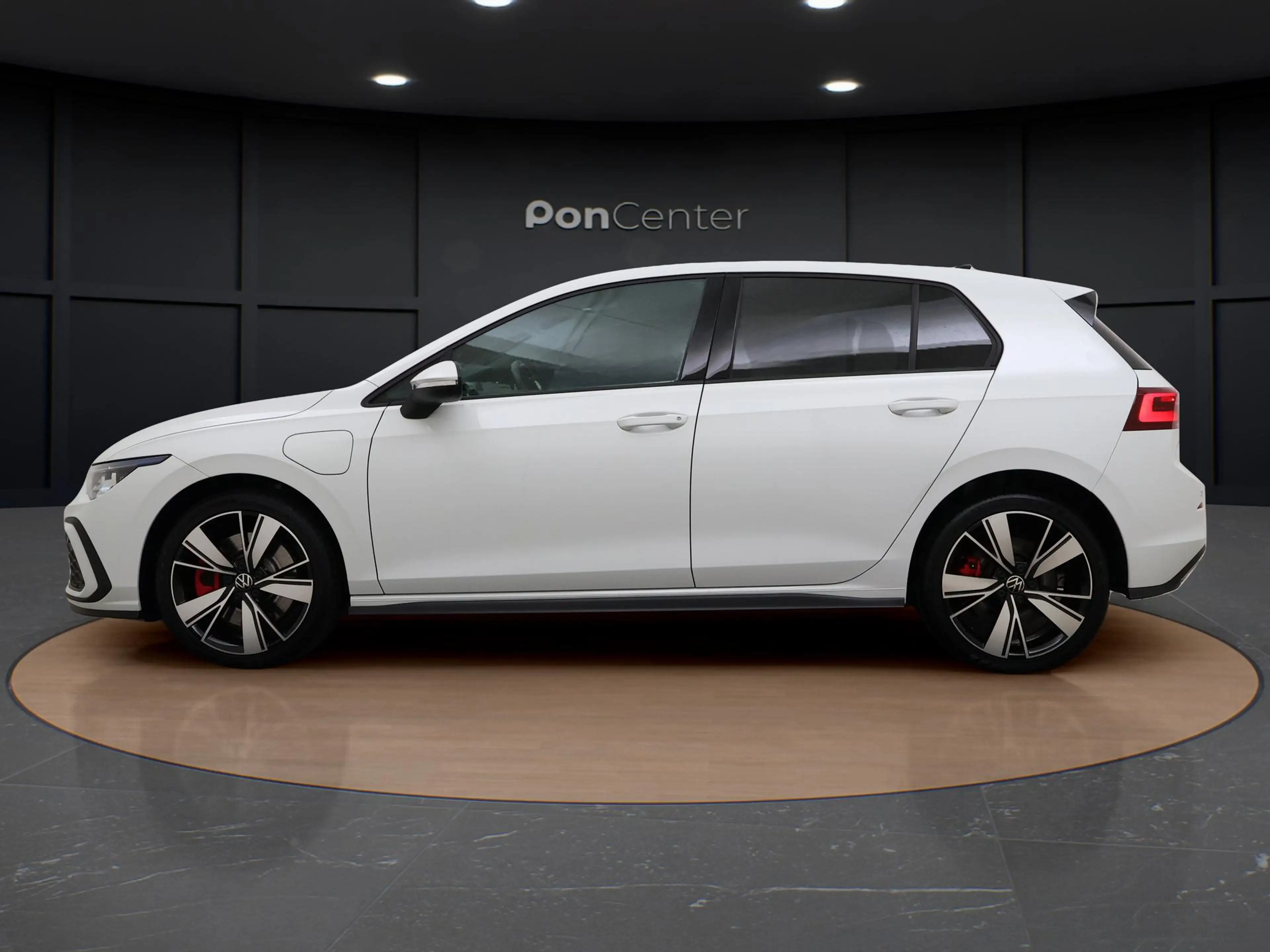 Volkswagen Golf GTE 1.4 eHybrid | Camera | ACC | Stuur-/Stoelverwarmin — photo 6