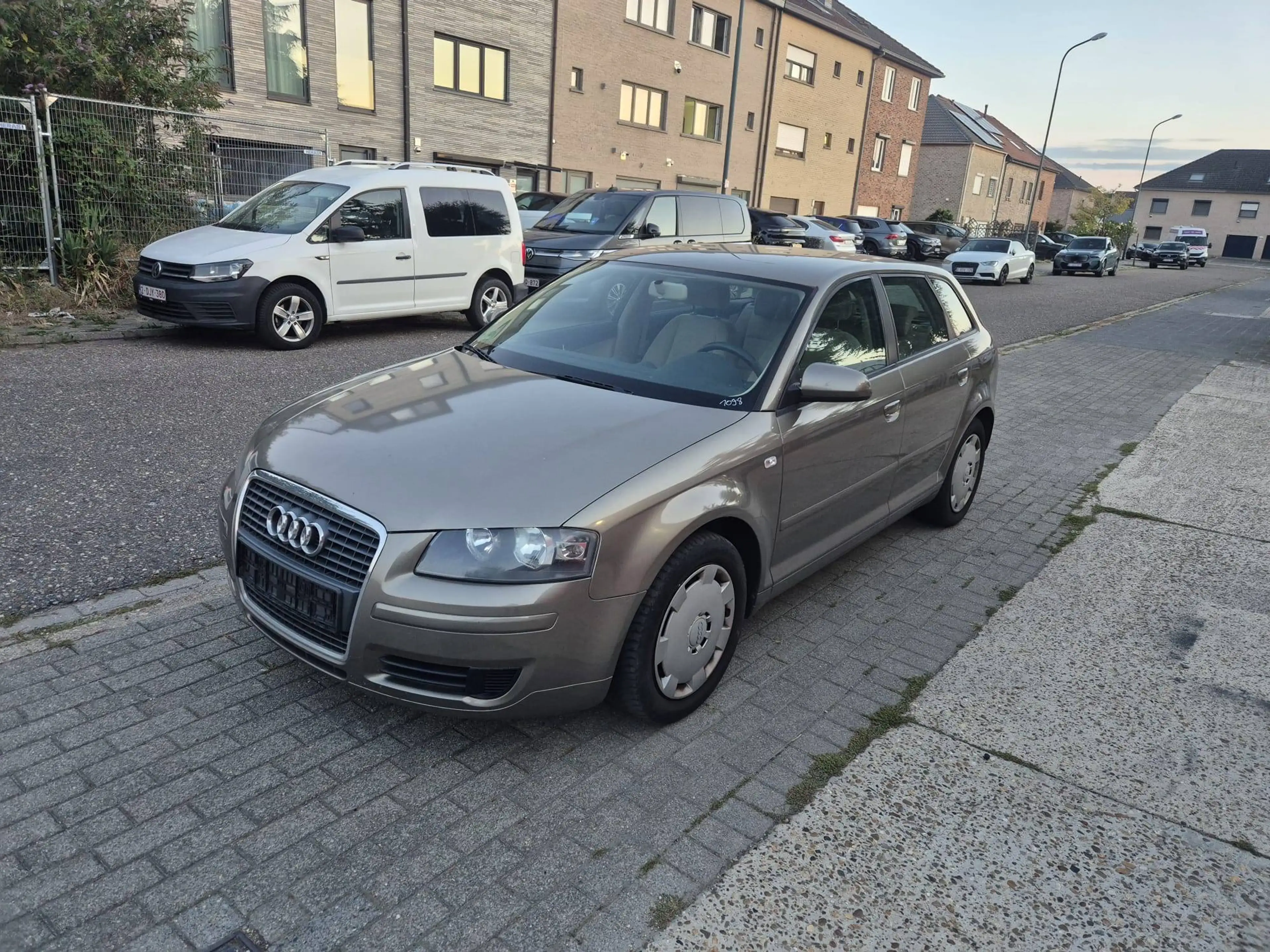 Audi A3 Sportback 1.6i - Airco - Cruise Controle - Parkingssensoren