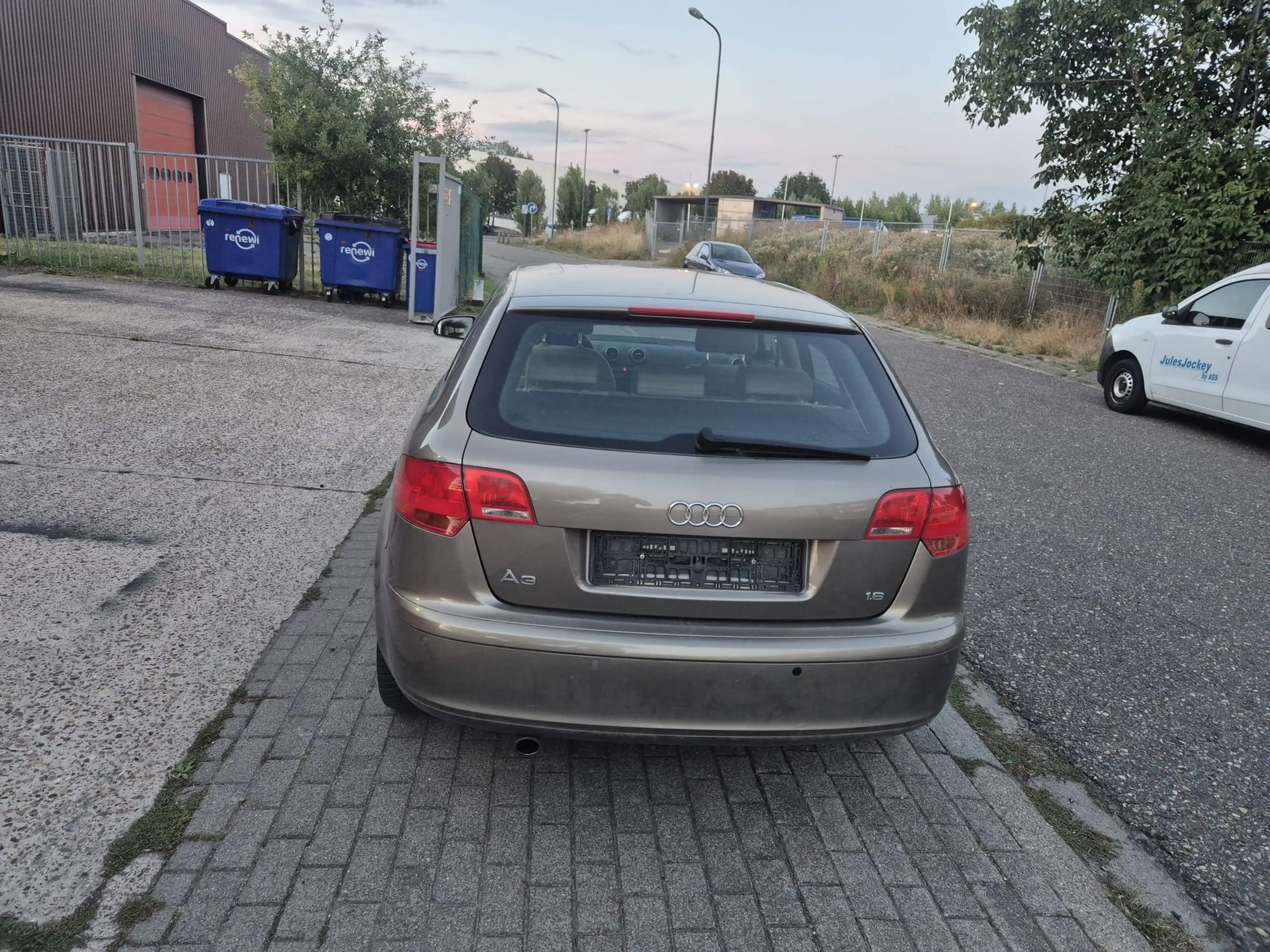 Audi A3 Sportback 1.6i - Airco - Cruise Controle - Parkingssensoren — photo 4