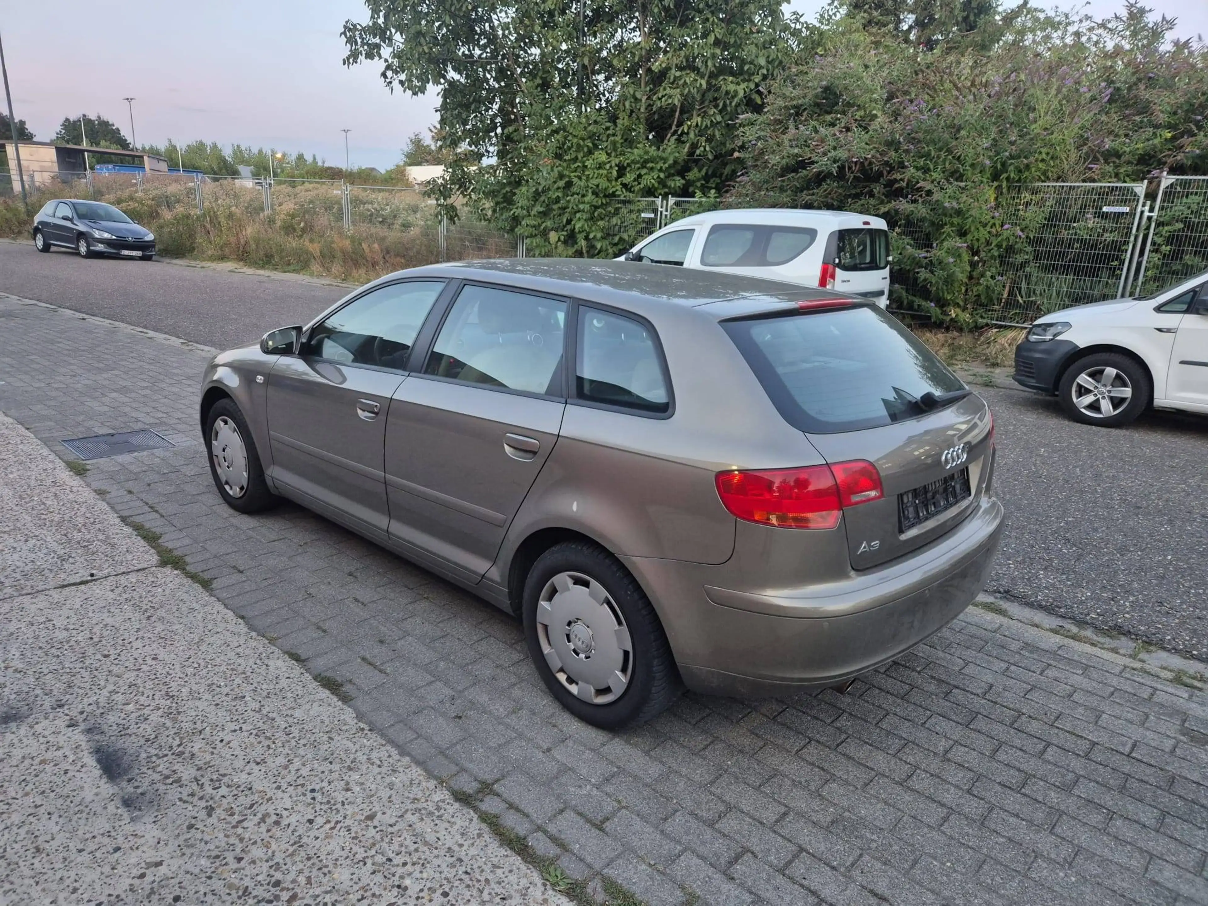 Audi A3 Sportback 1.6i - Airco - Cruise Controle - Parkingssensoren — photo 9