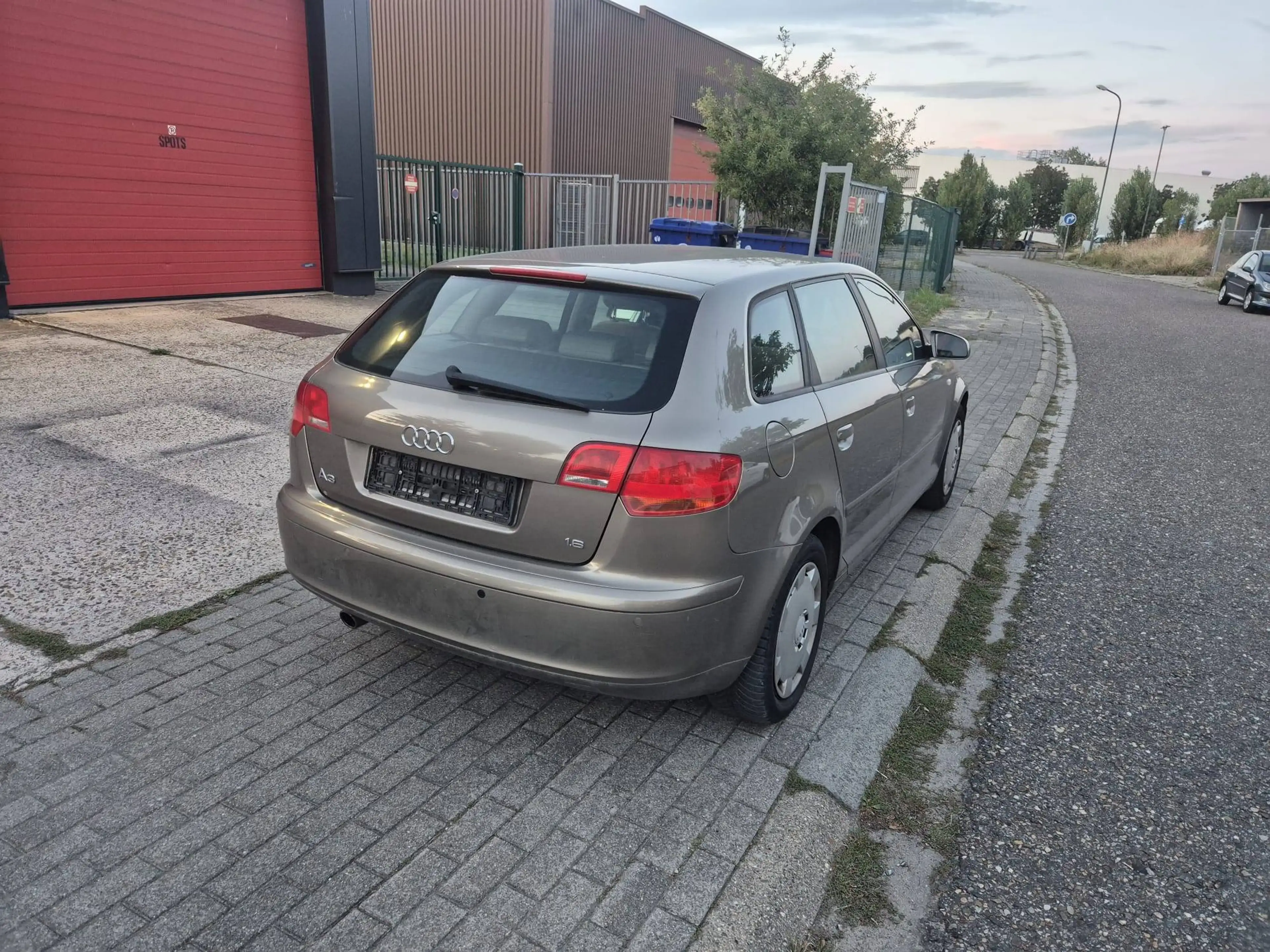 Audi A3 Sportback 1.6i - Airco - Cruise Controle - Parkingssensoren — photo 5