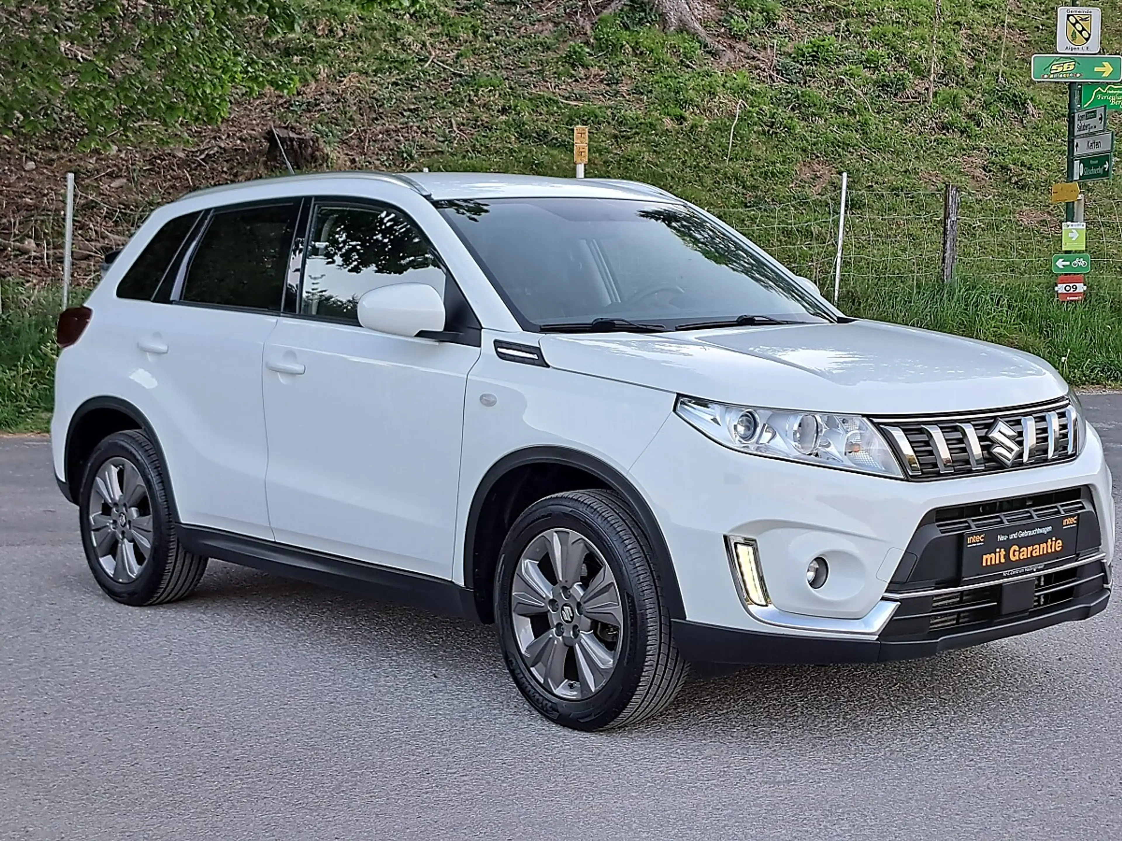 Suzuki Vitara 1,6 Shine Aut.*1-Besitz*8-fach*Servicegepflegt* — photo 3