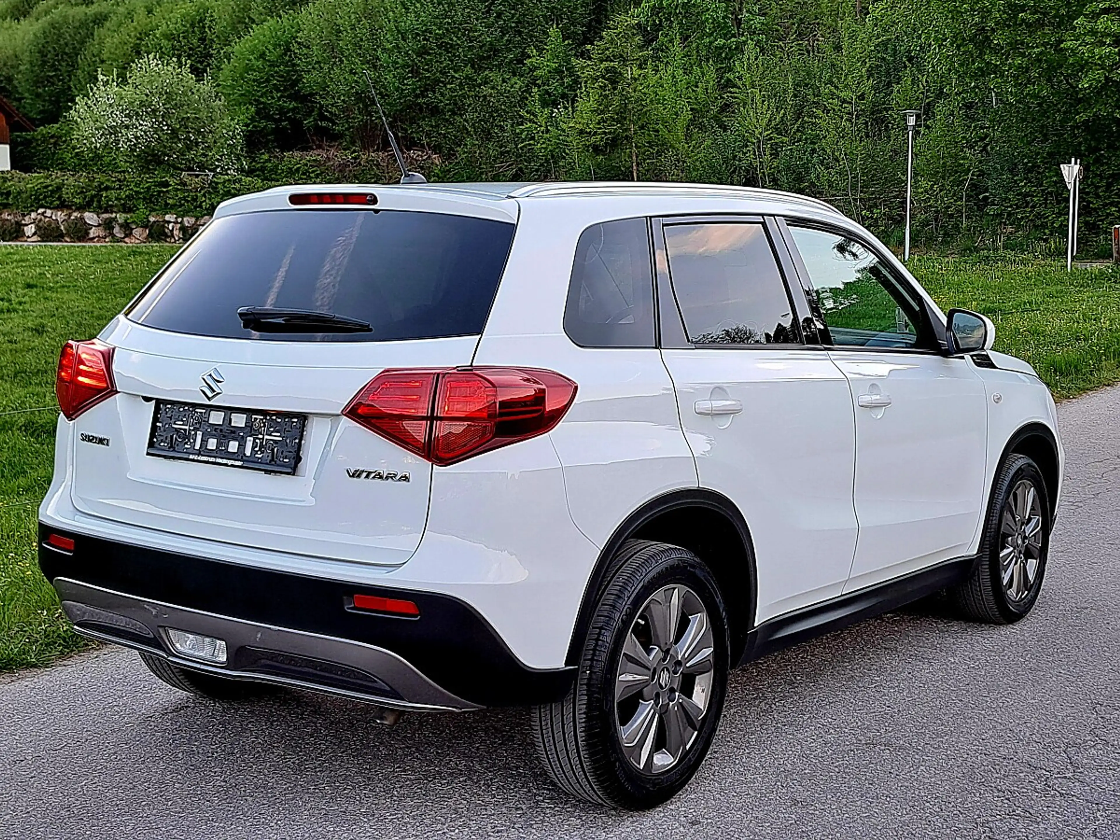 Suzuki Vitara 1,6 Shine Aut.*1-Besitz*8-fach*Servicegepflegt* — photo 11