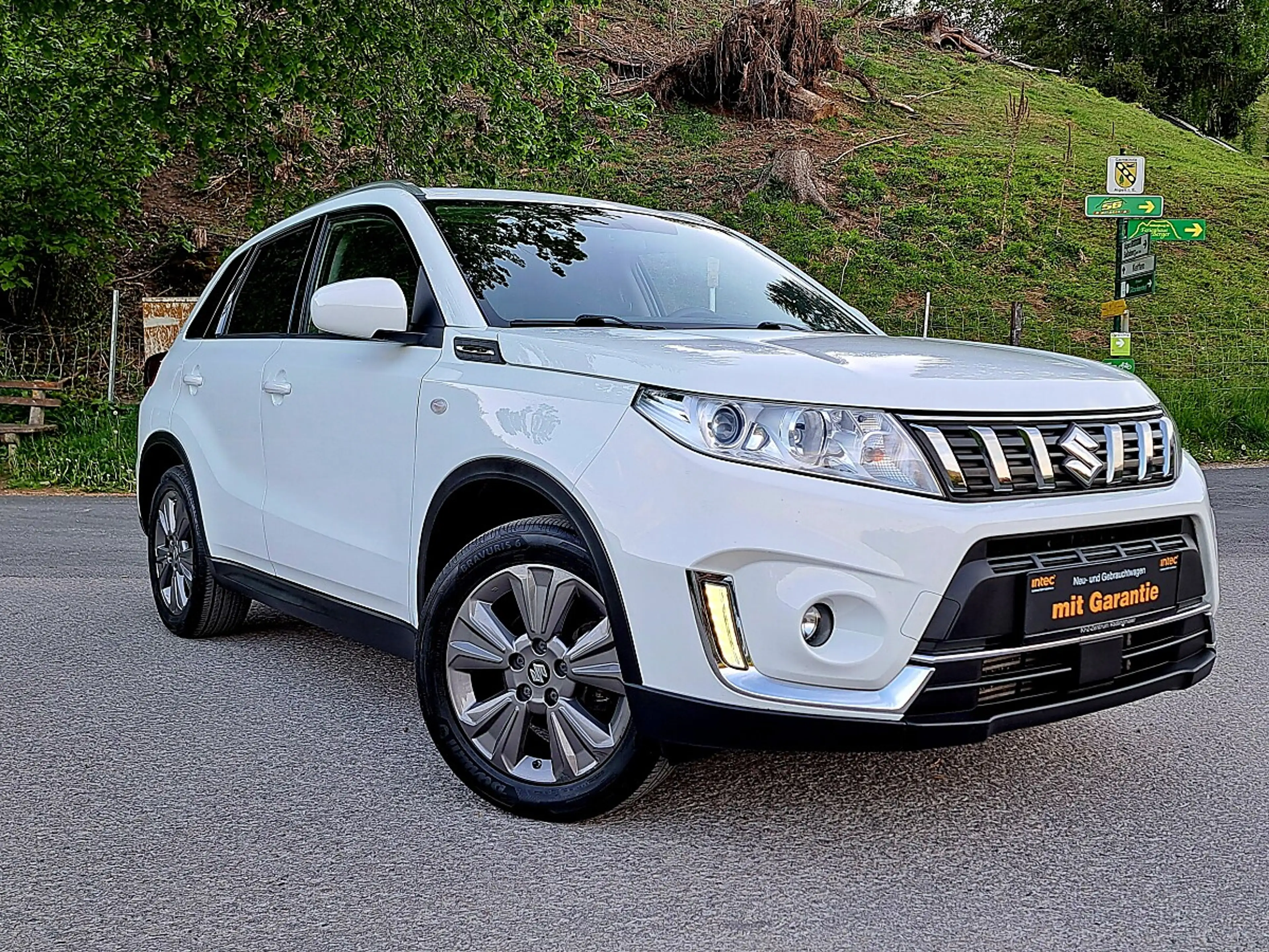 Suzuki Vitara 1,6 Shine Aut.*1-Besitz*8-fach*Servicegepflegt* — photo 2
