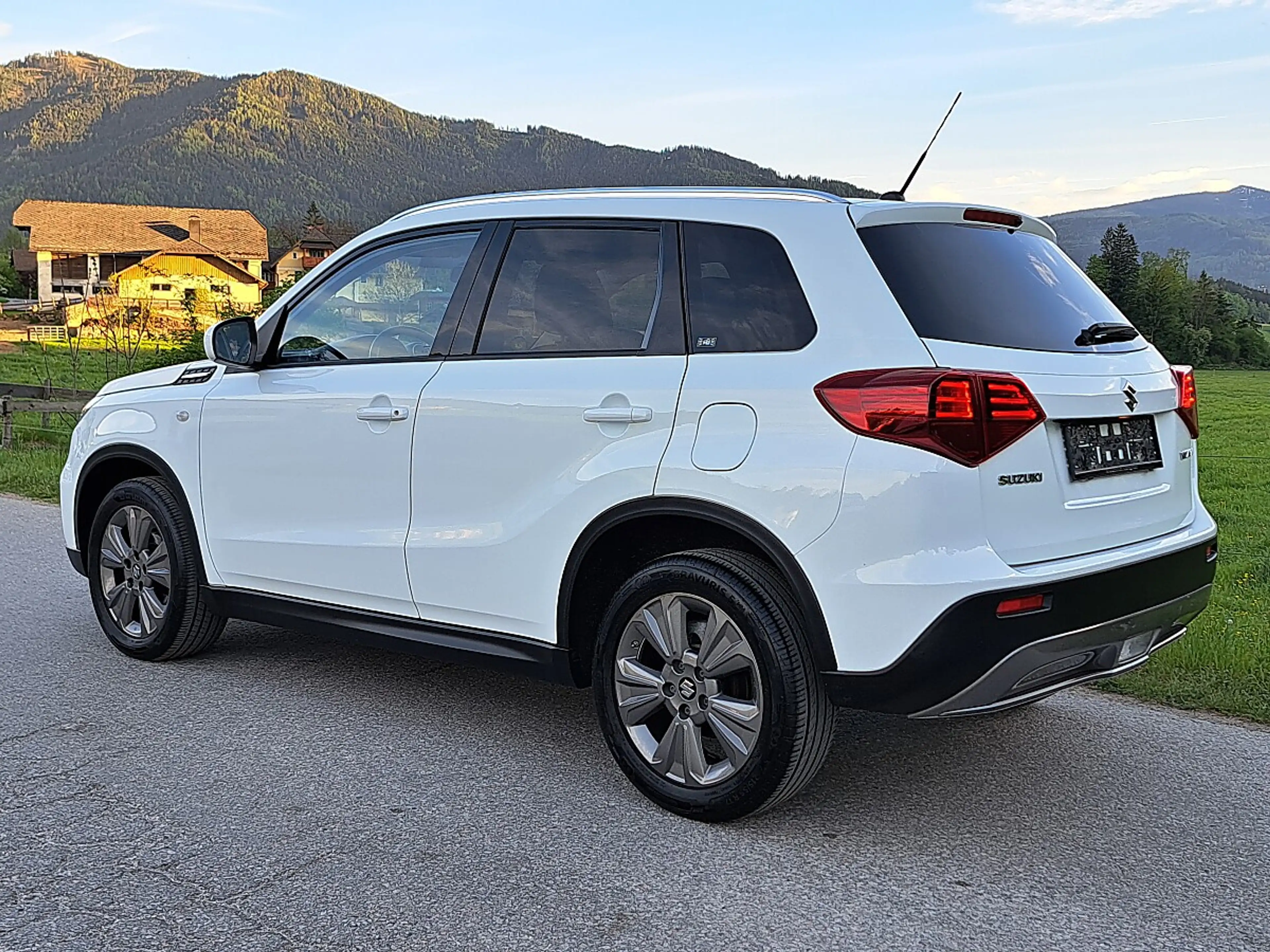 Suzuki Vitara 1,6 Shine Aut.*1-Besitz*8-fach*Servicegepflegt* — photo 10
