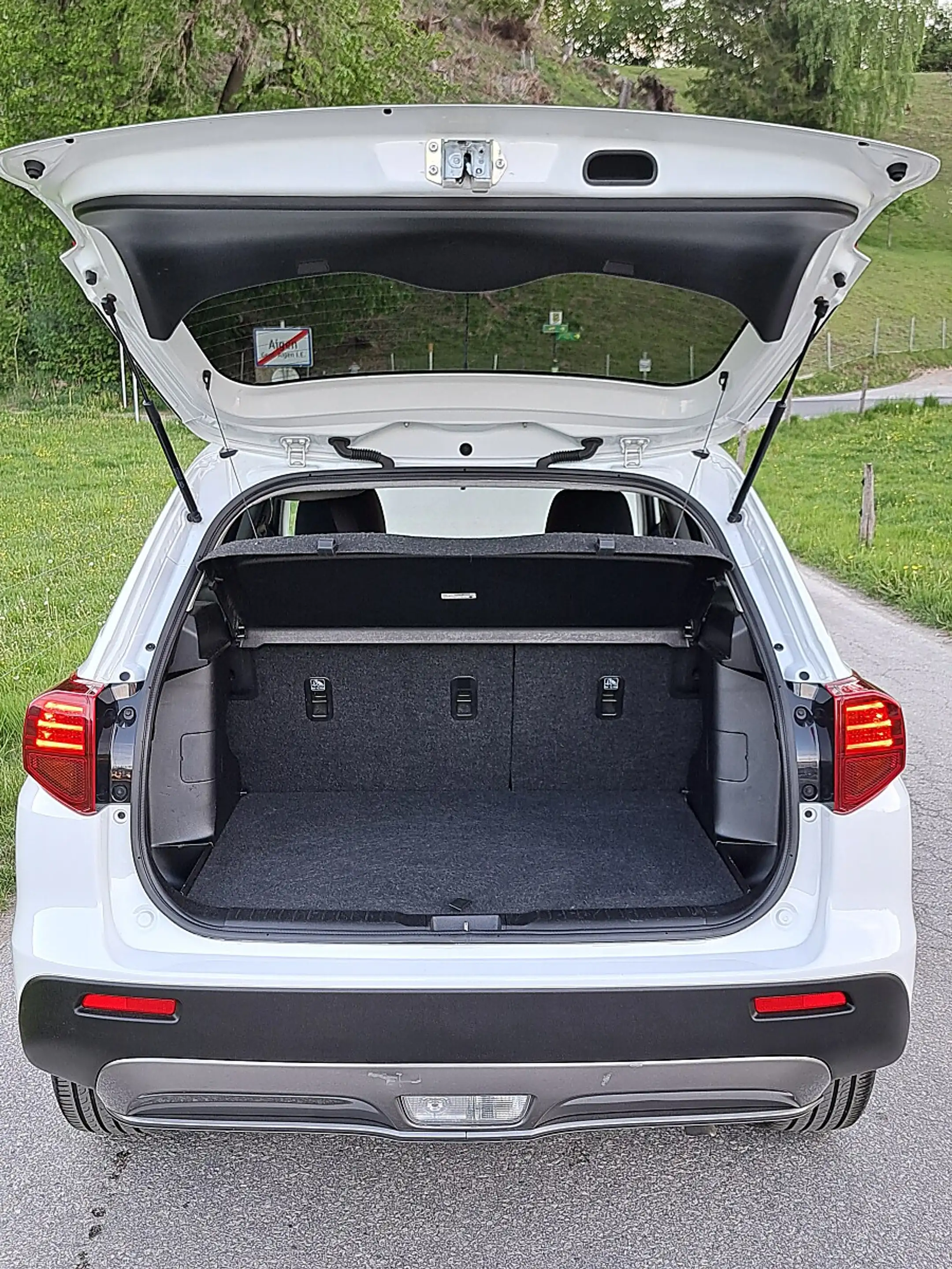 Suzuki Vitara 1,6 Shine Aut.*1-Besitz*8-fach*Servicegepflegt* — photo 14
