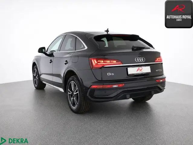 Audi Q5 view 3