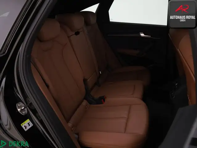 Audi Q5 view 12
