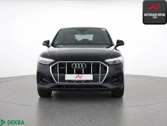 Audi Q5 view 8