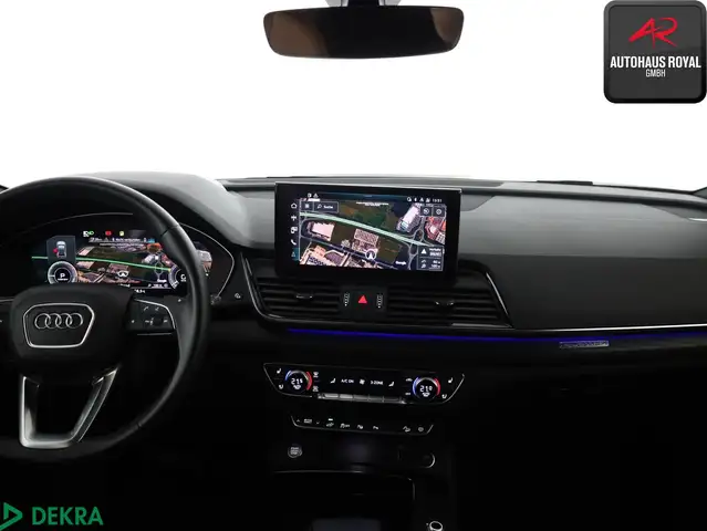 Audi Q5 view 9
