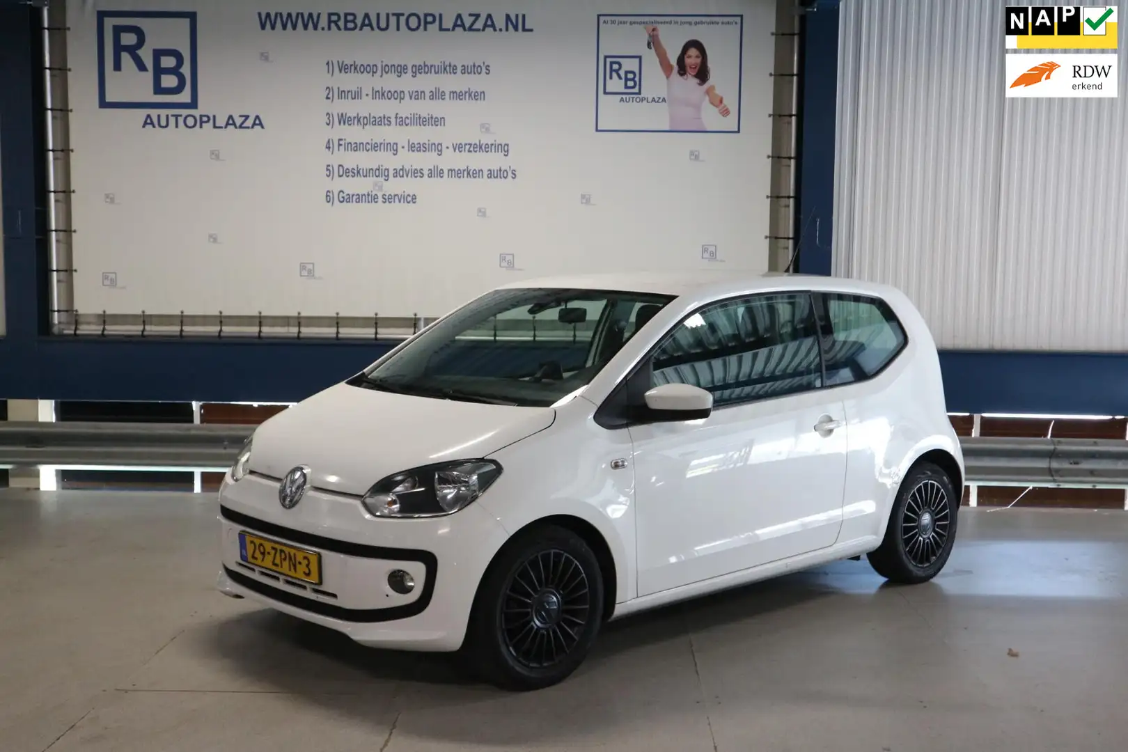 Volkswagen up! 1.0 high up! BlueMotion / NAV / APK 2026 Blanc - 1