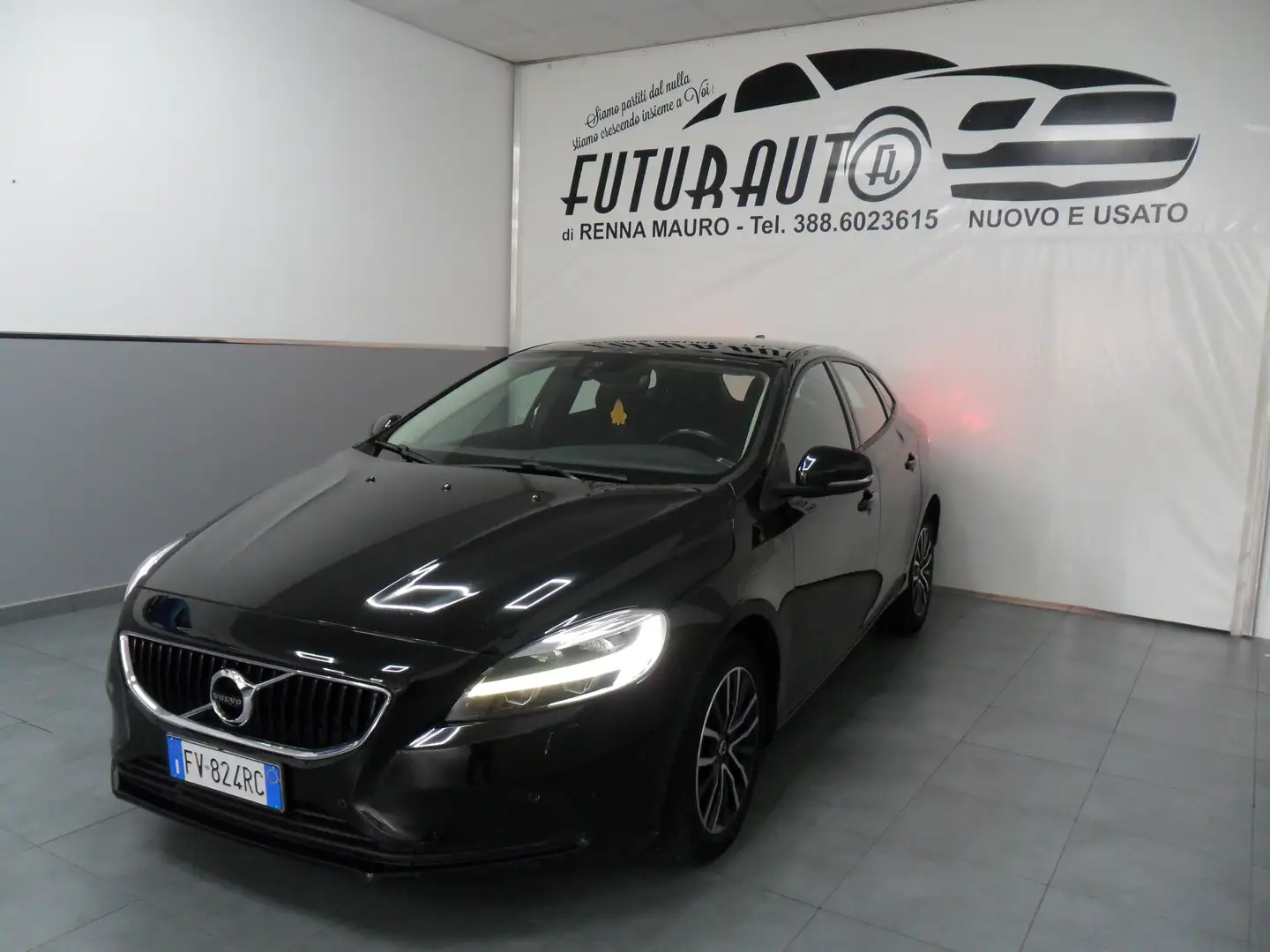 Volvo V40 V40 II 2019 2.0 d2 R-design geartronic my19 Fekete - 1
