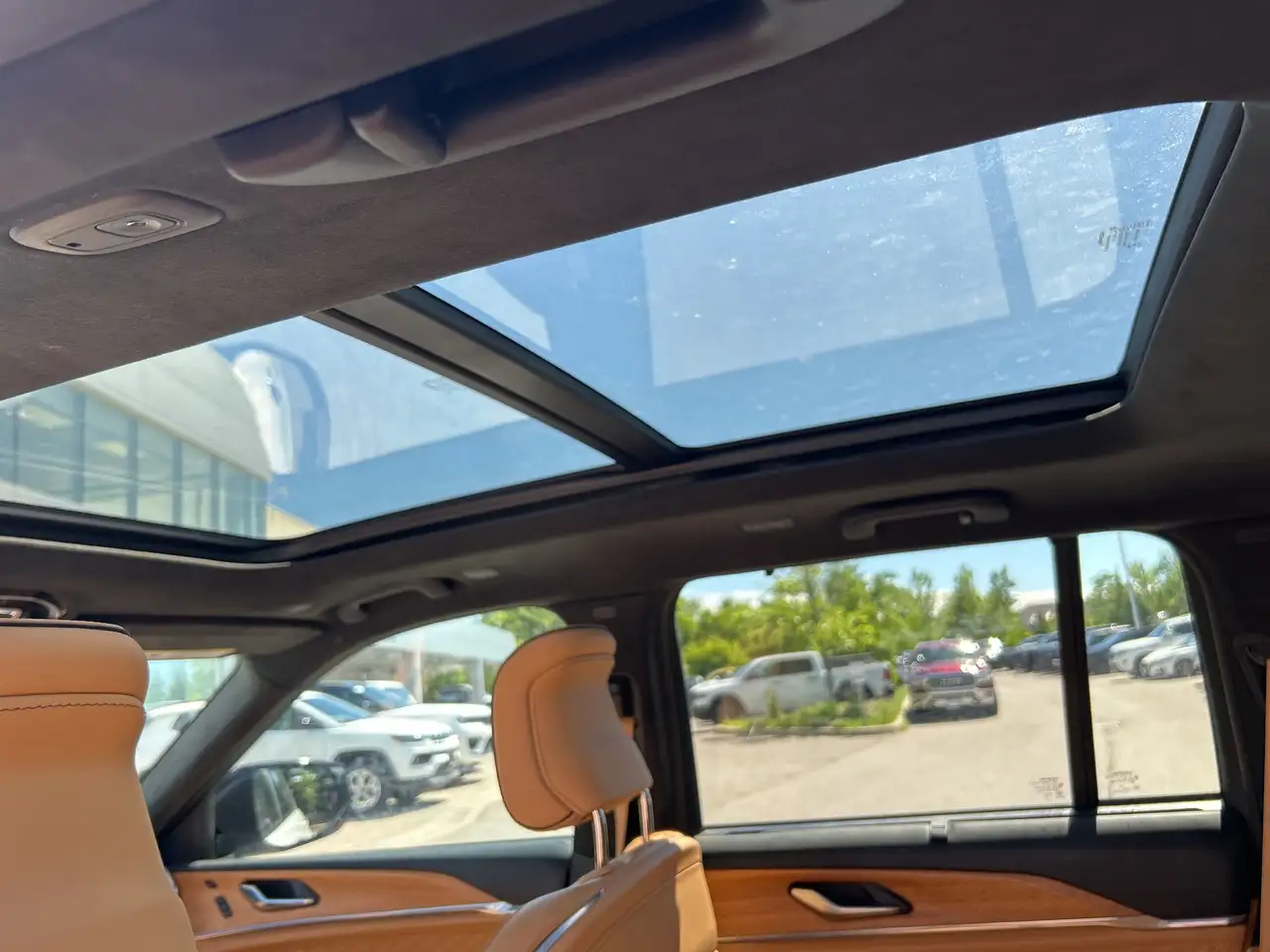 Jeep Grand Cherokee photo Jeep Grand Cherokee
