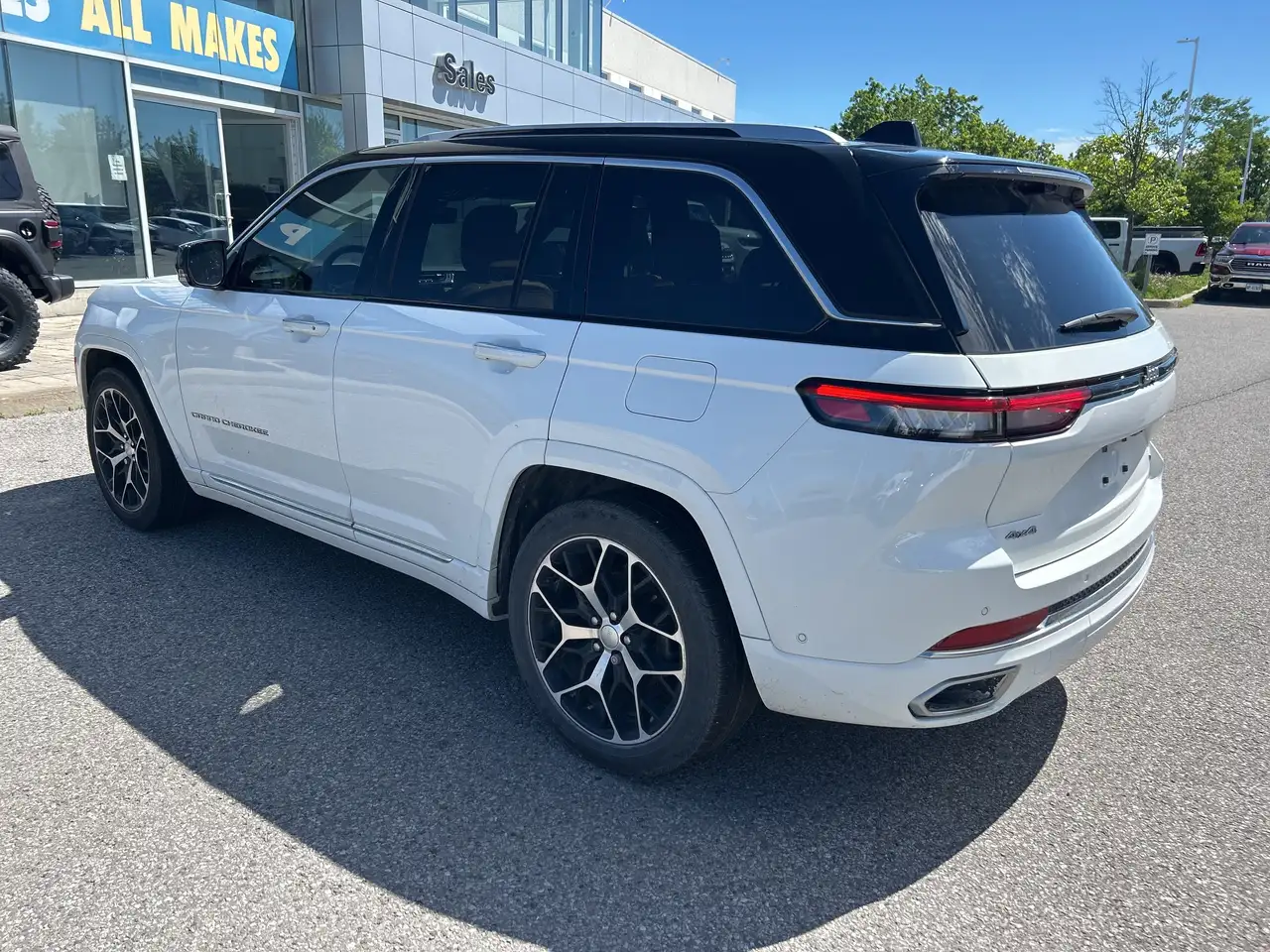 Jeep Grand Cherokee photo Jeep Grand Cherokee