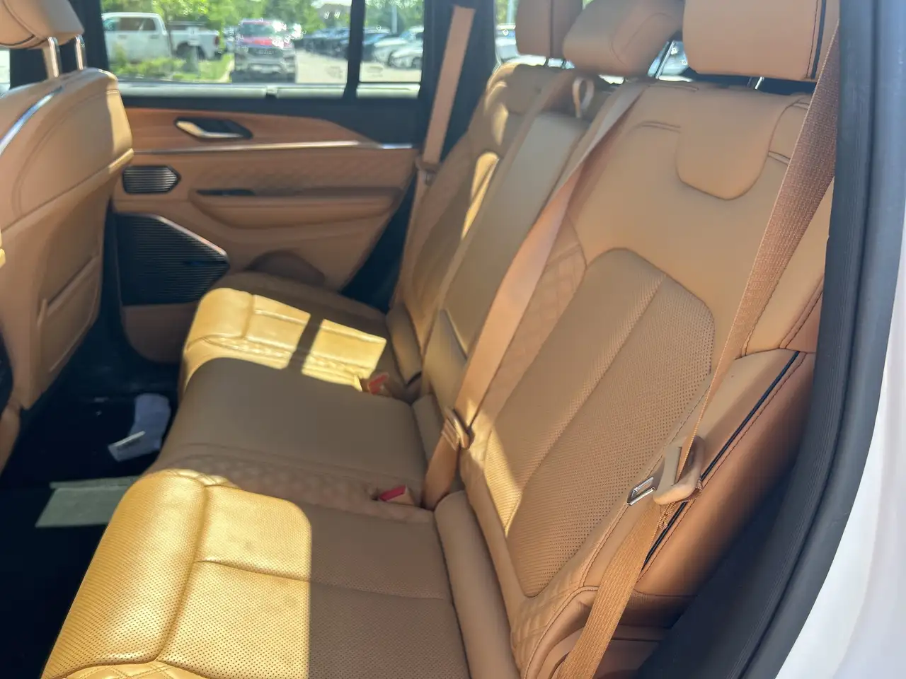 Jeep Grand Cherokee photo Jeep Grand Cherokee