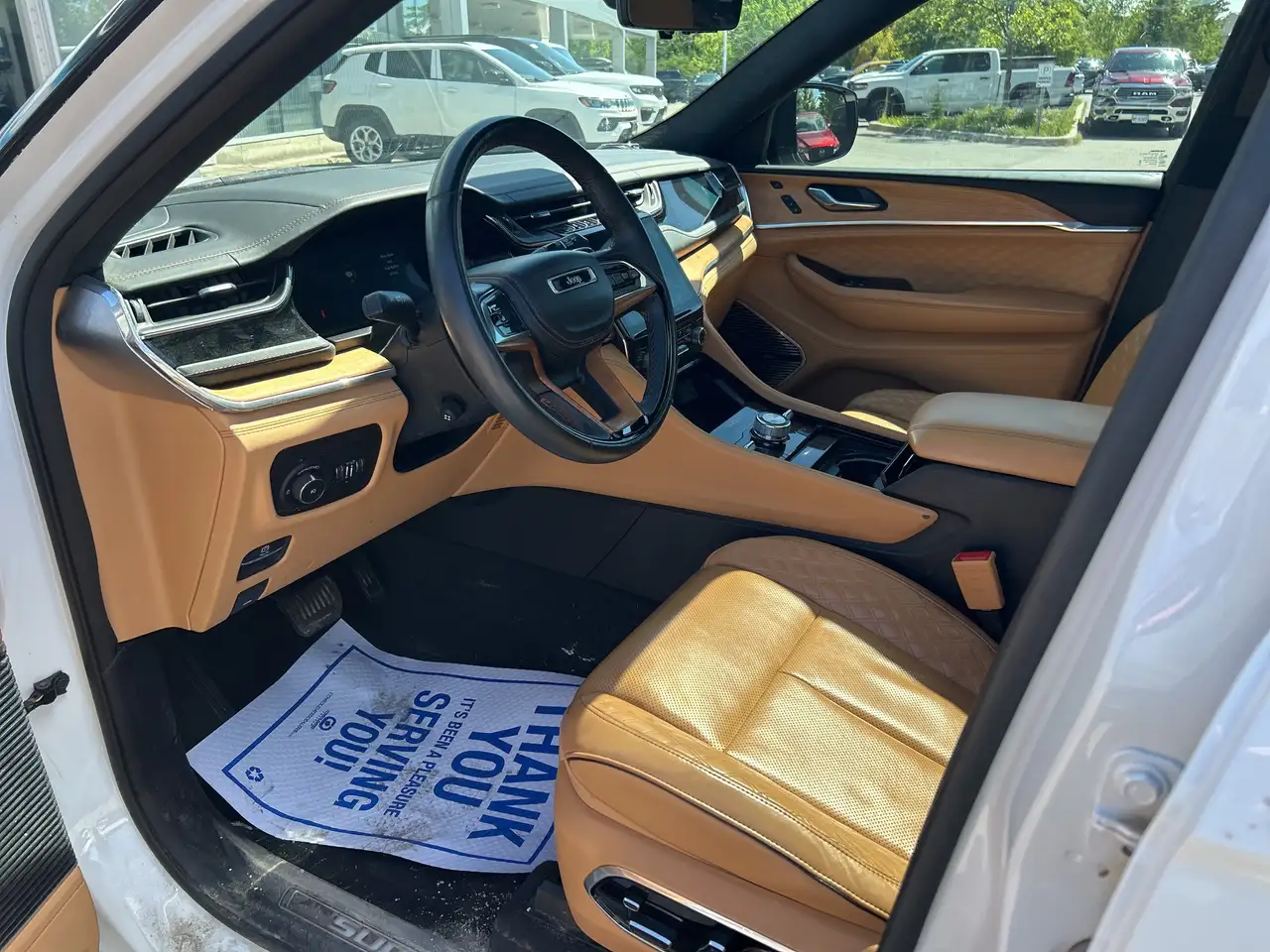 Jeep Grand Cherokee photo Jeep Grand Cherokee
