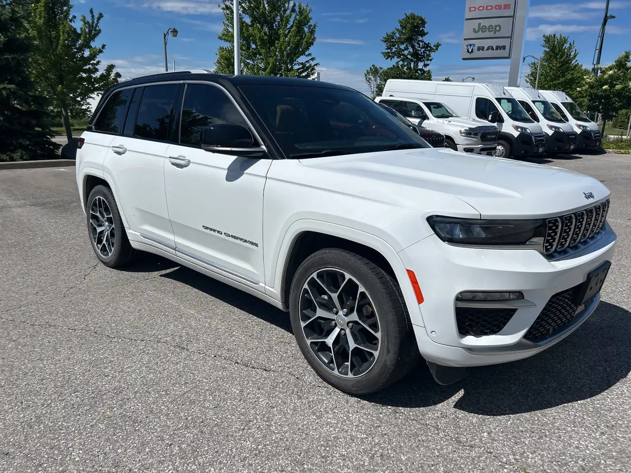 Jeep Grand Cherokee photo Jeep Grand Cherokee