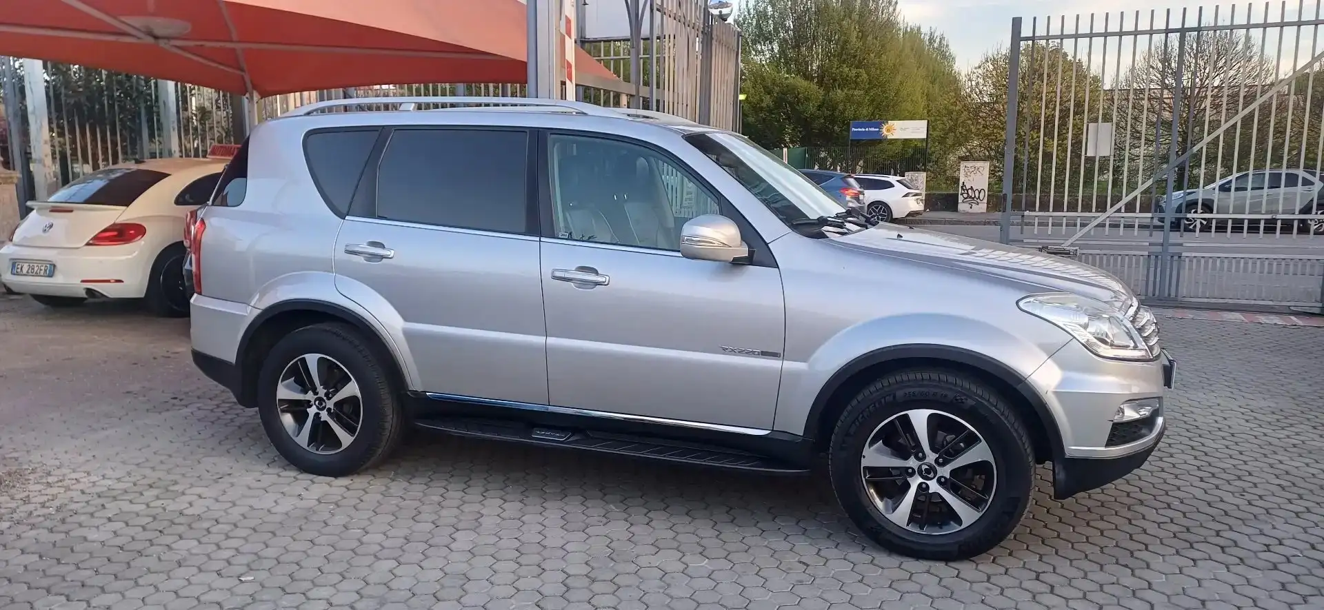 SsangYong Rexton Rexton 2.2 d Pelle tot 4wd 7 posti auto Argento - 2