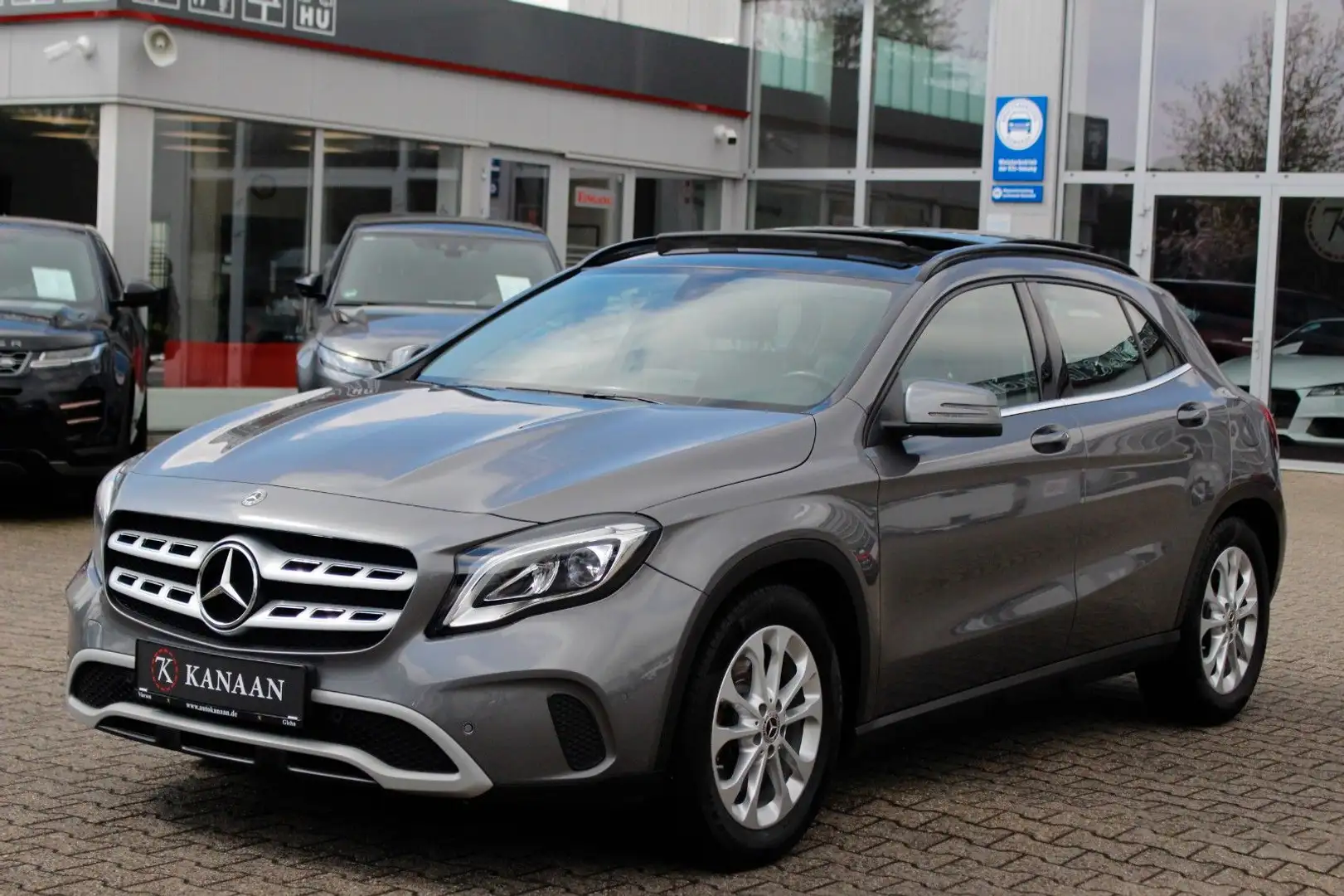 Mercedes-Benz GLA 220 4Matic Style *7G|PANORAMA|NAVI|LED* Gris - 2