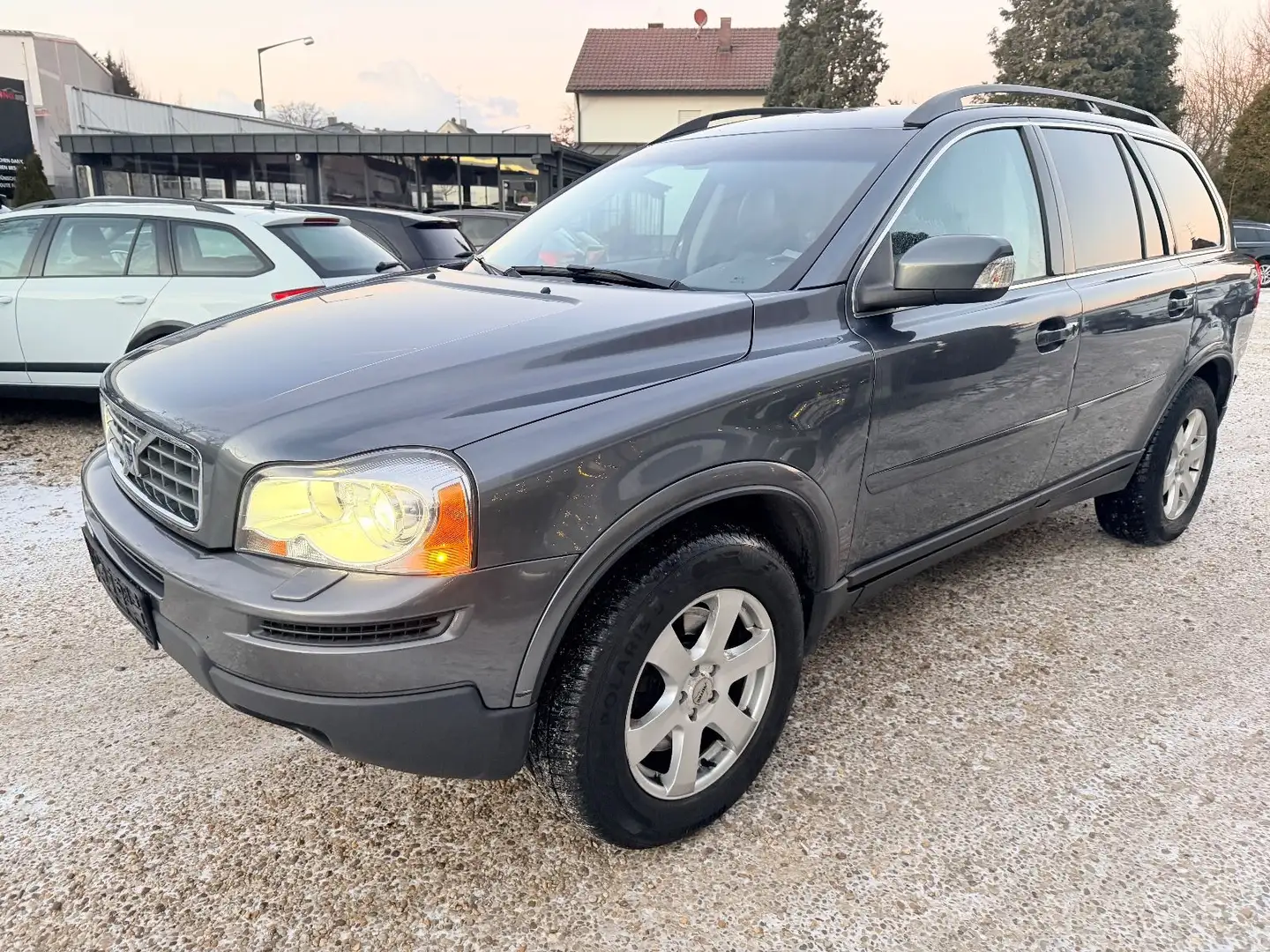 Volvo XC90 D5 Momentum 7-SITZER*LEDER*XENON*AUTOMATIK Grau - 2