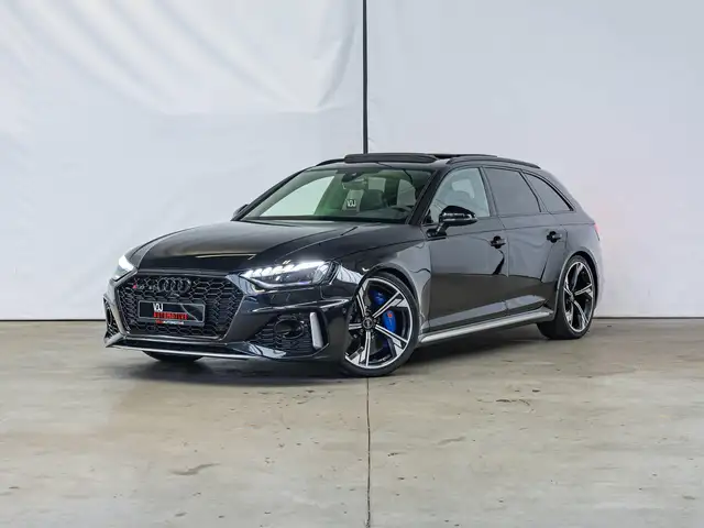 Audi RS4 QUATTRO|CERAMIC|CARBON|360°|B&O|PANO|ALCANTARA|