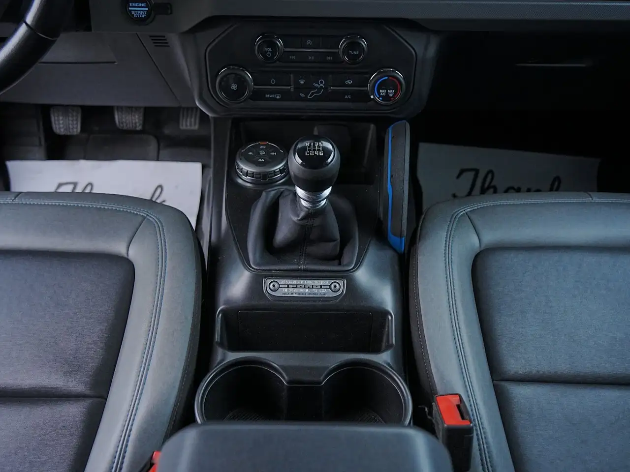 Ford Bronco снимка Ford Bronco