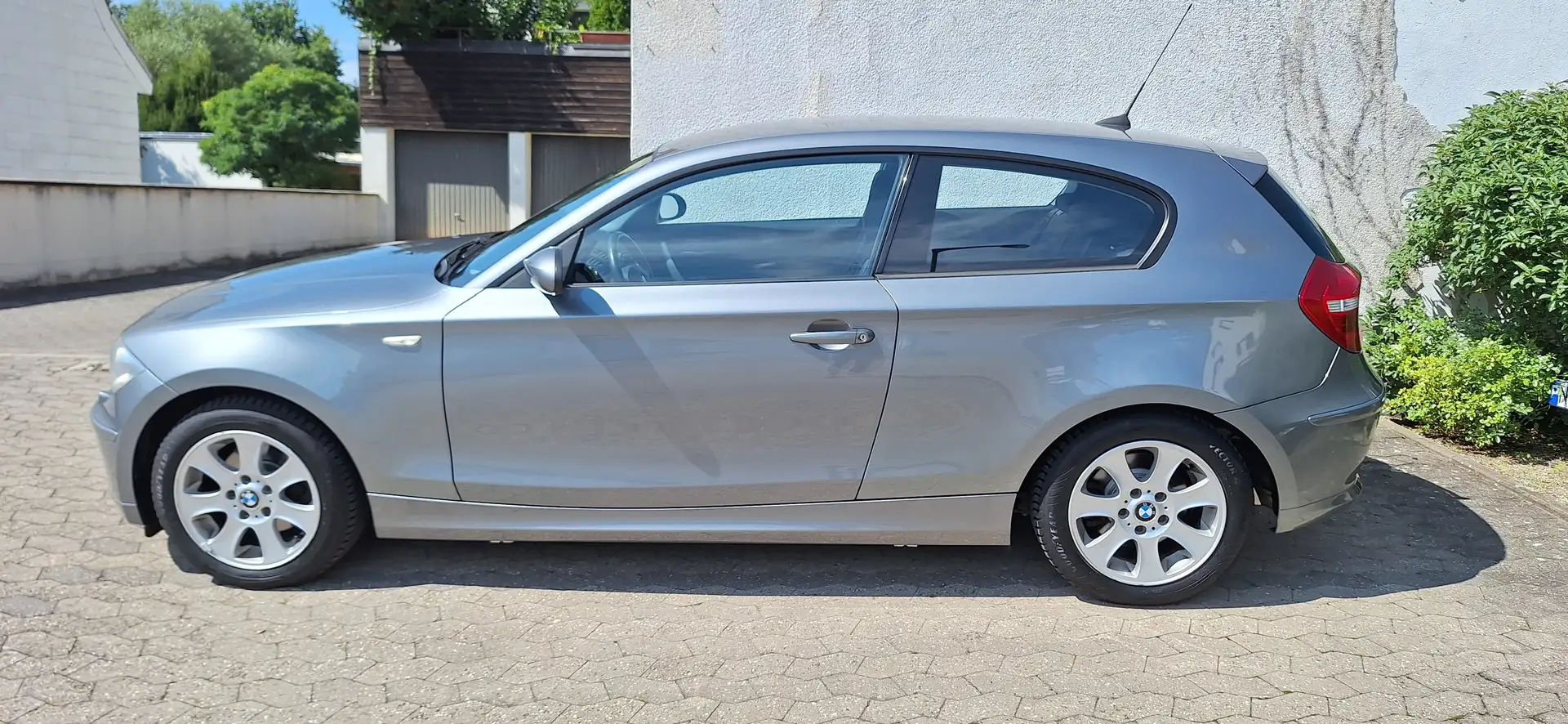 BMW 118 118i Stříbrná - 1
