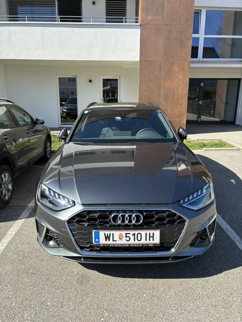 Audi A4 Avant 40 TDI S-line S-tronic Grau - 1