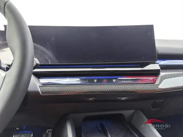 BMW M5 view 11