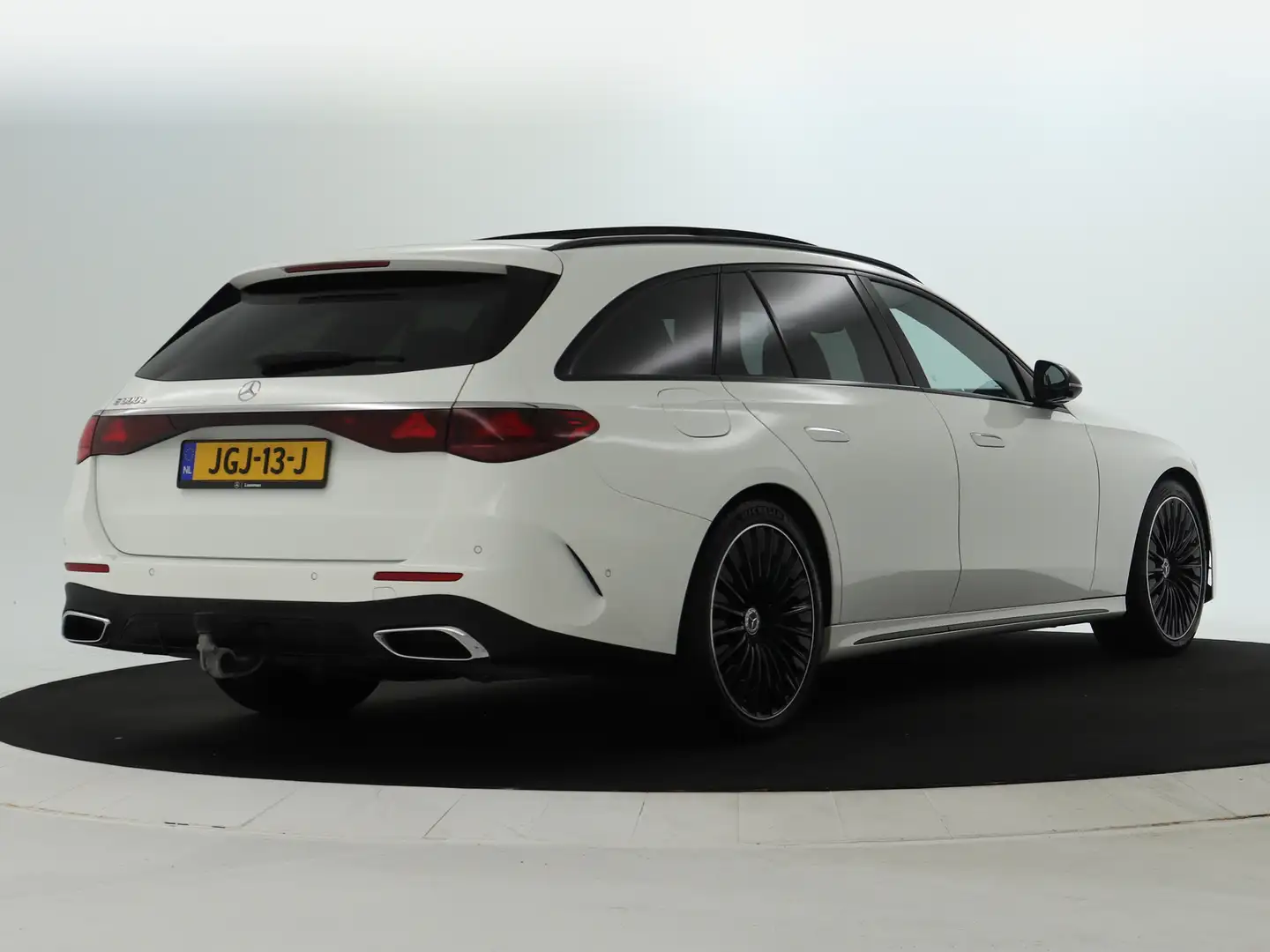 Mercedes-Benz E 300 Estate e AMG Plug-In Hybride AMG Line | Night Pakk Wit - 2
