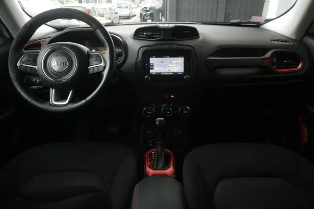 Jeep Renegade view 2