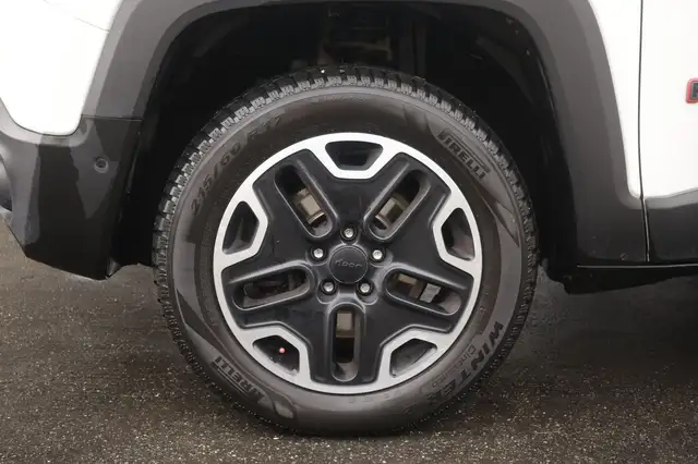 Jeep Renegade view 5